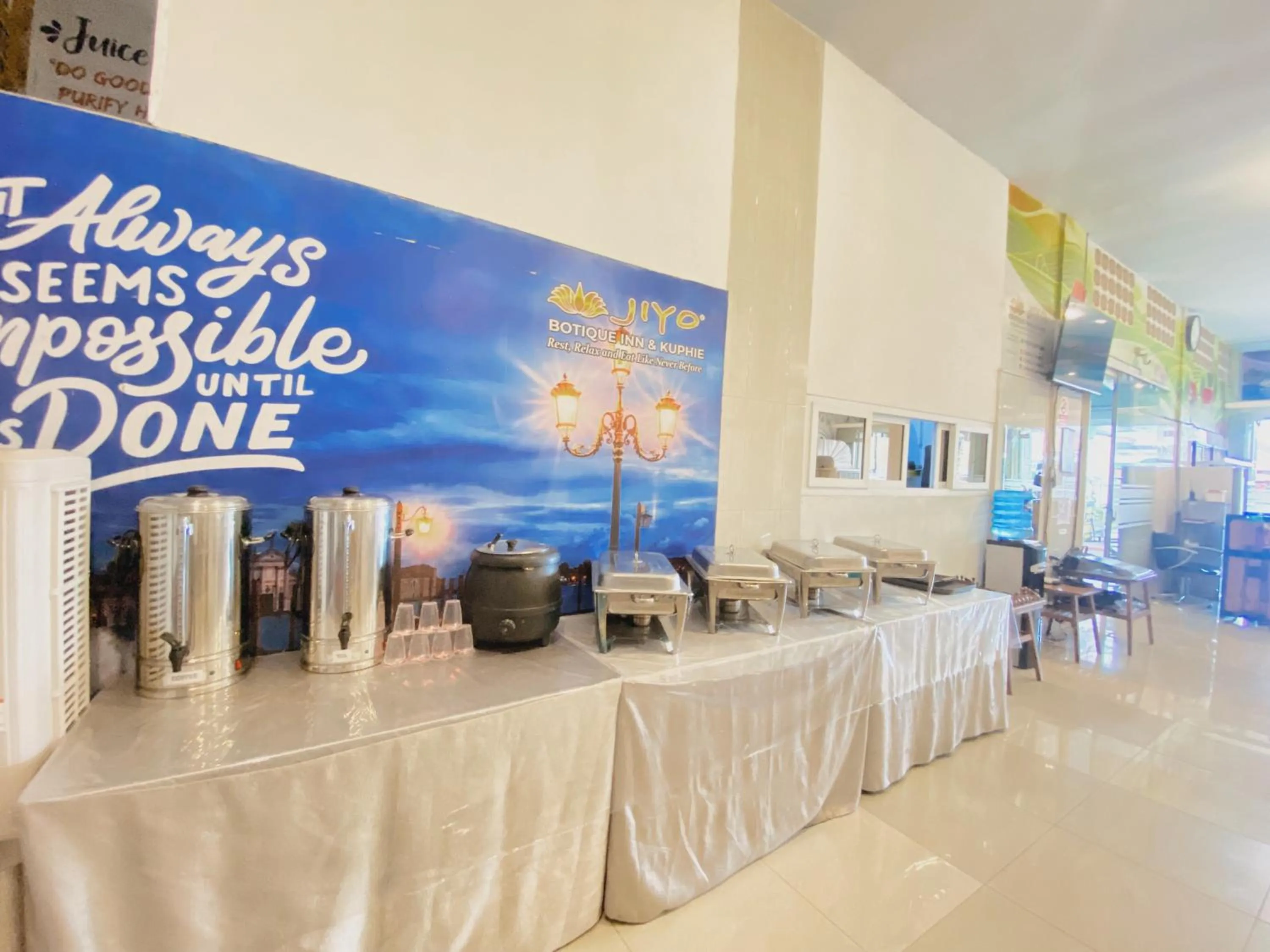 Restaurant/places to eat in JIYO BOUTIQUE Hotel