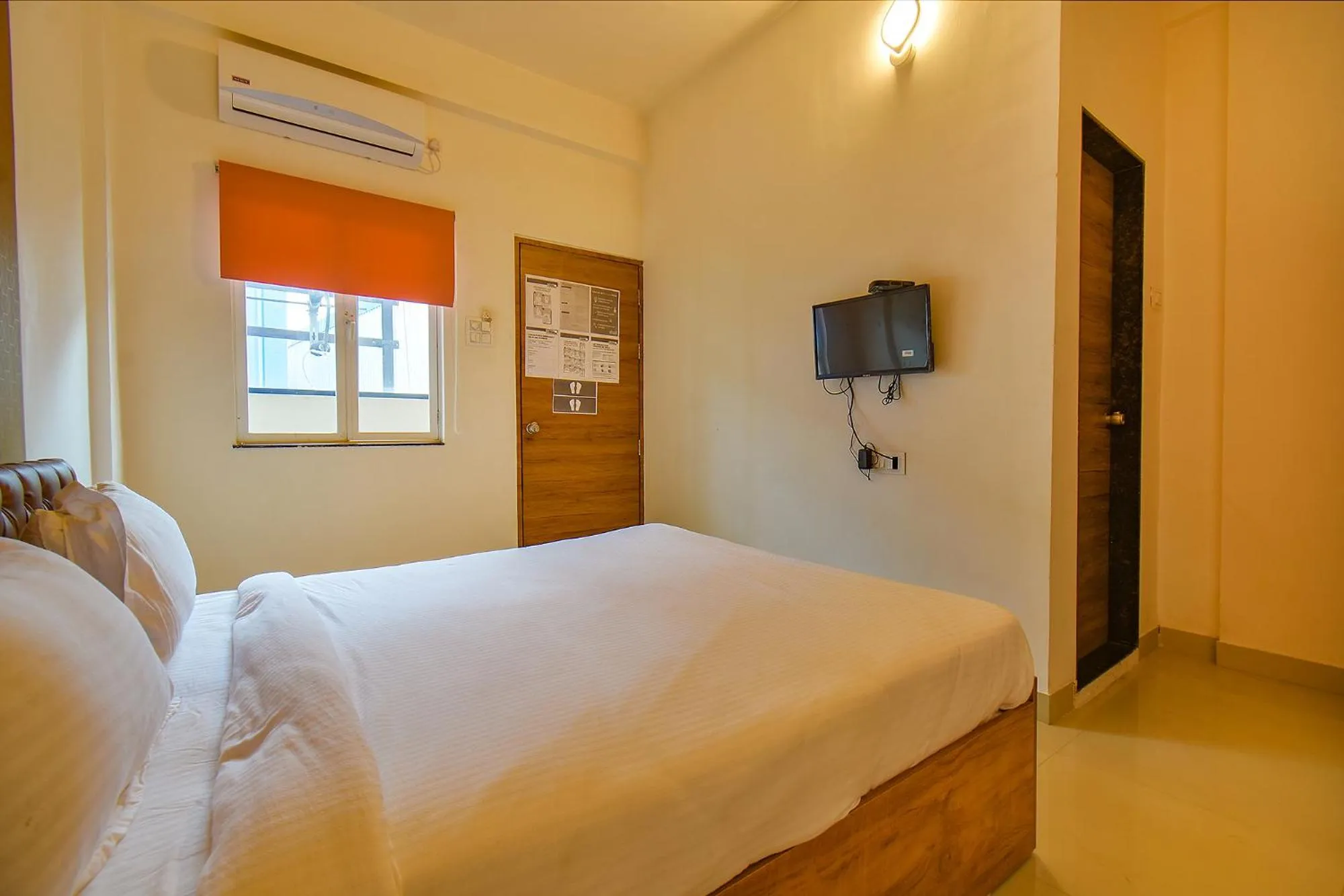 Bed in Via Tiru Residency