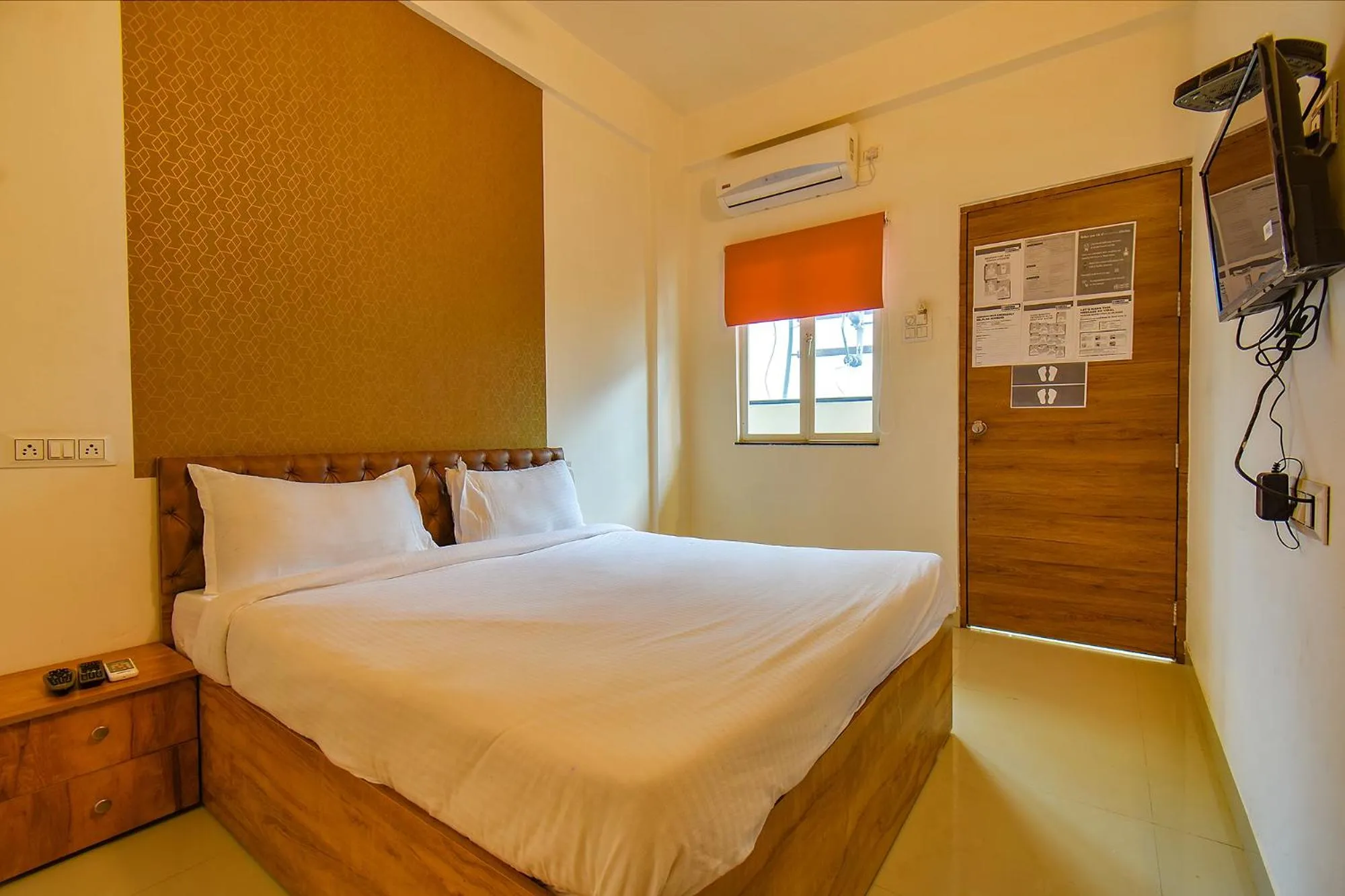 Bed in Via Tiru Residency