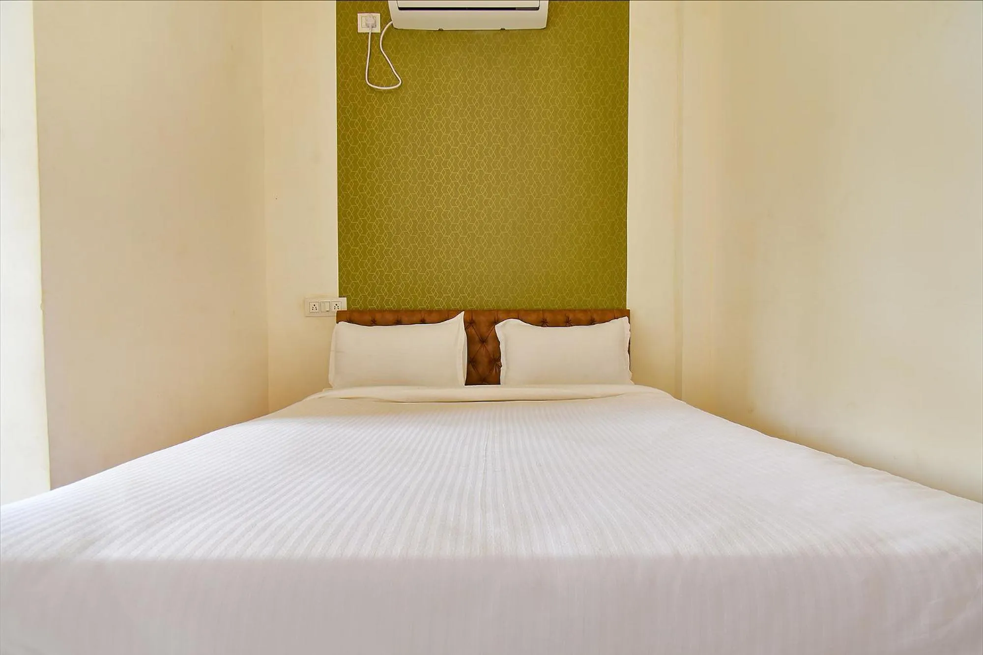 Bed in Via Tiru Residency