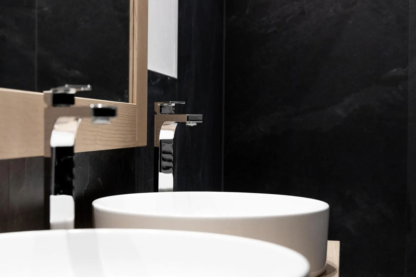 Bathroom in Aris Apartments & Sky Pool - Tonelli Hotels - Adult Friendly