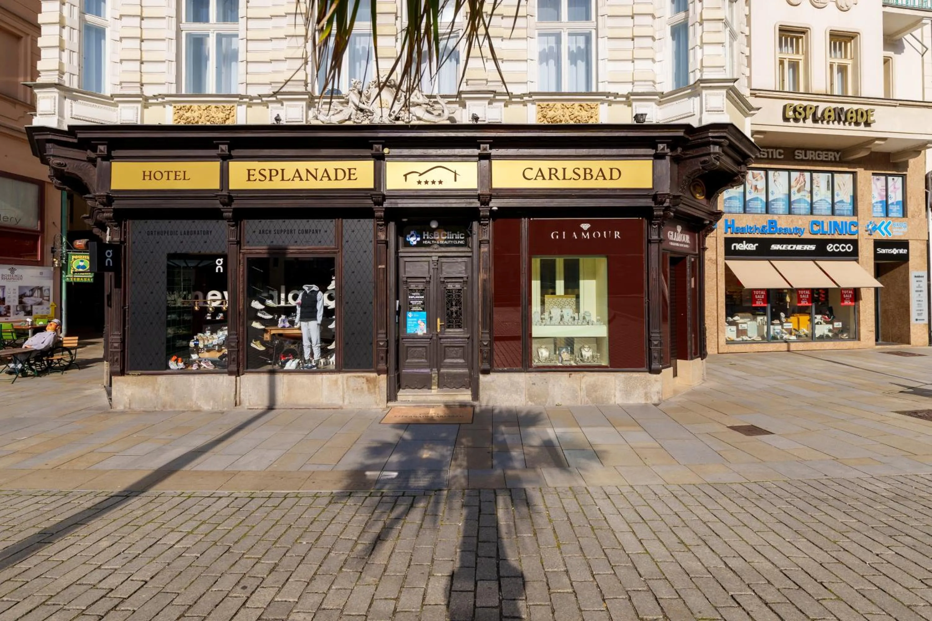 Facade/entrance in Esplanade Self Check-in Hotel