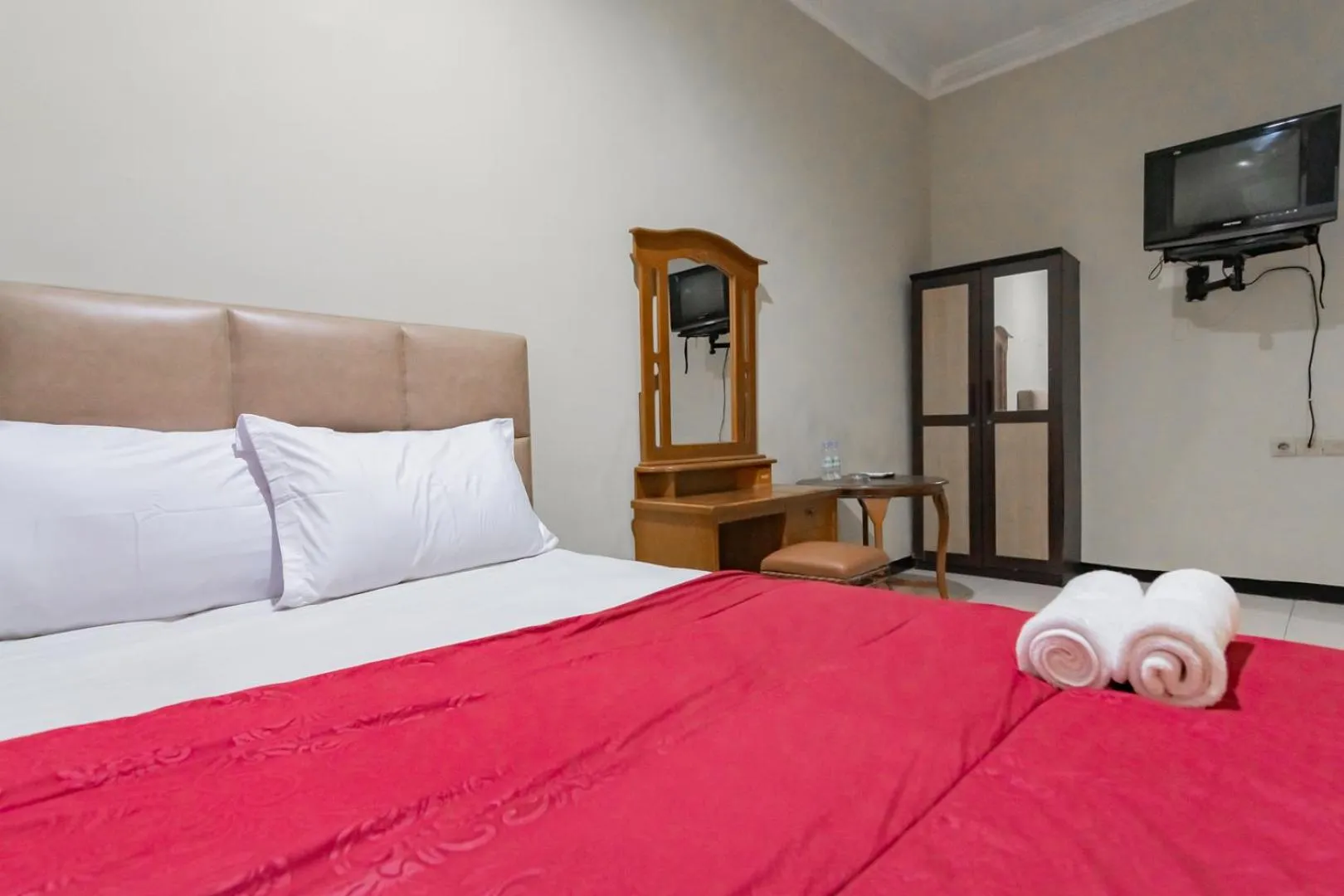 Bedroom, Bed in Hotel Markoni Pamanukan Mitra RedDoorz