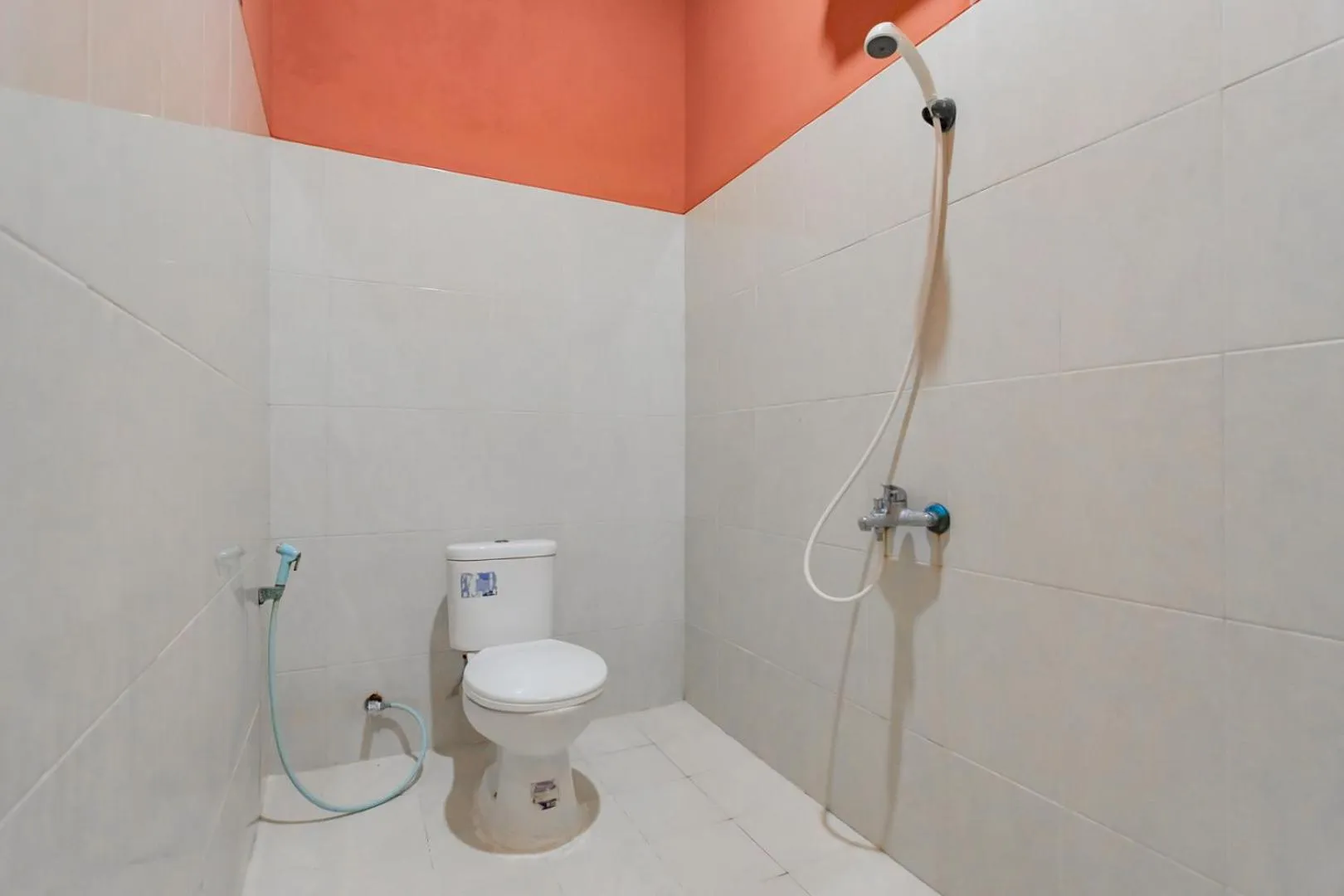 Bathroom in Hotel Markoni Pamanukan Mitra RedDoorz