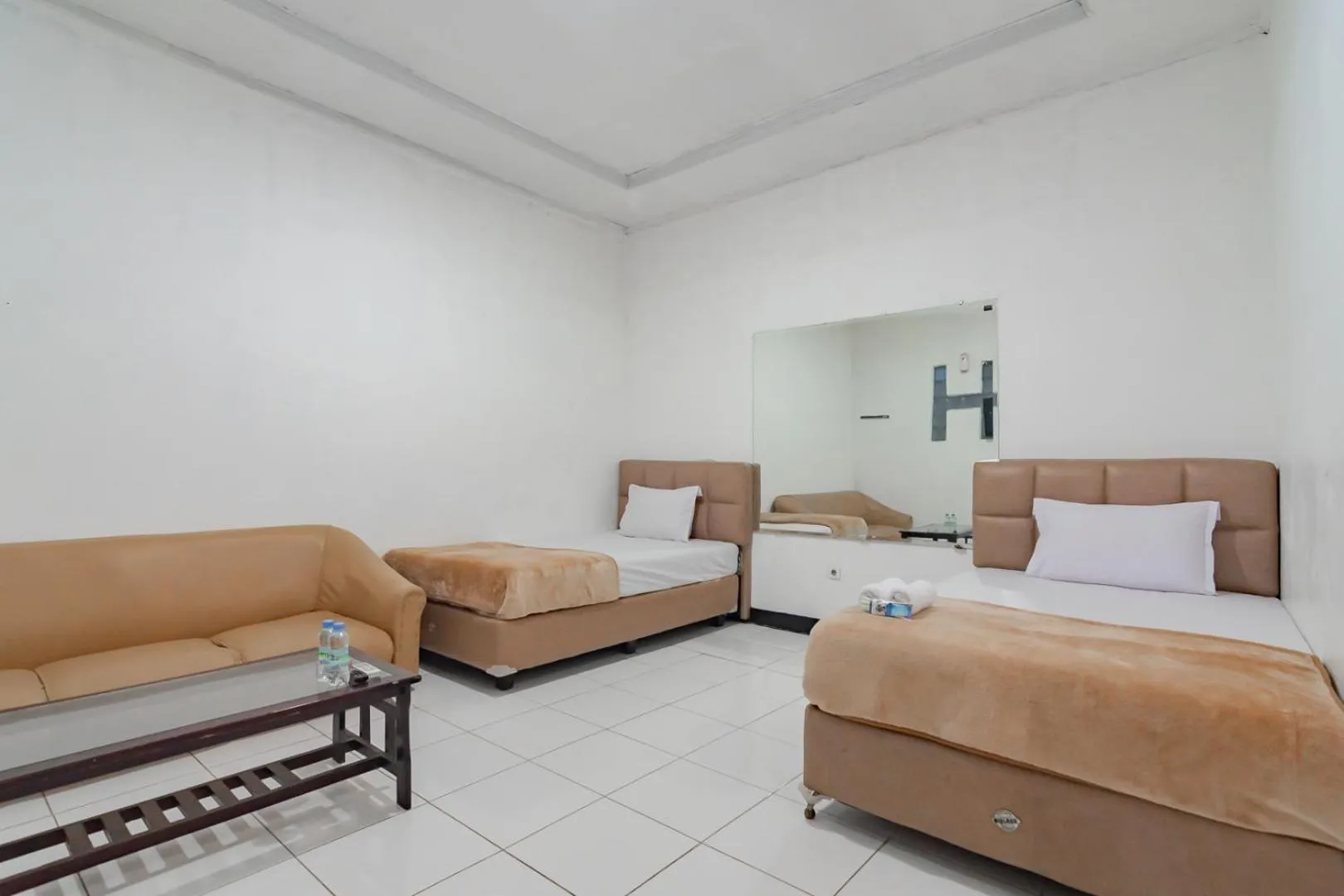 Bedroom, Bed in Hotel Markoni Pamanukan Mitra RedDoorz