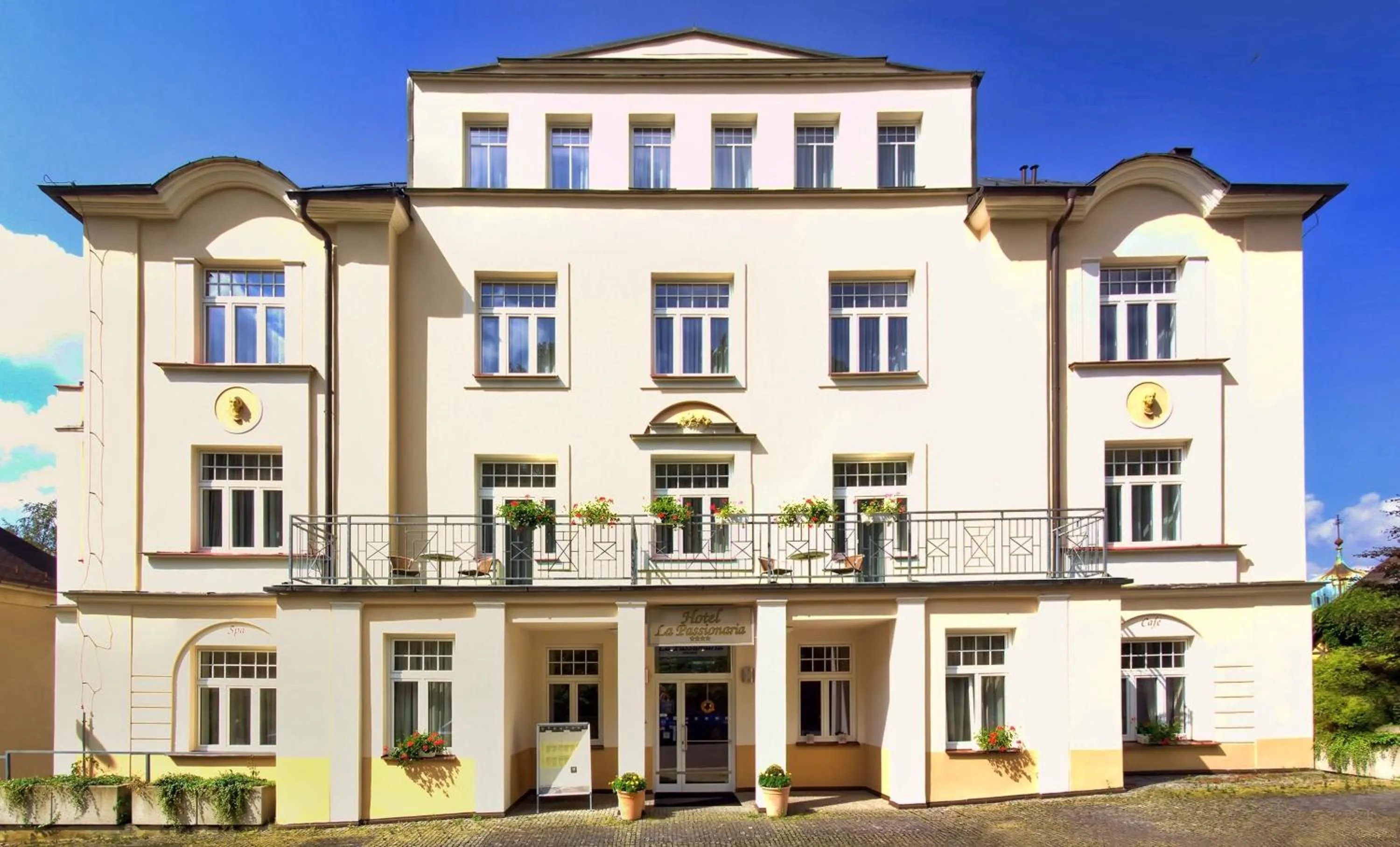 Property building in Hotel La Passionaria