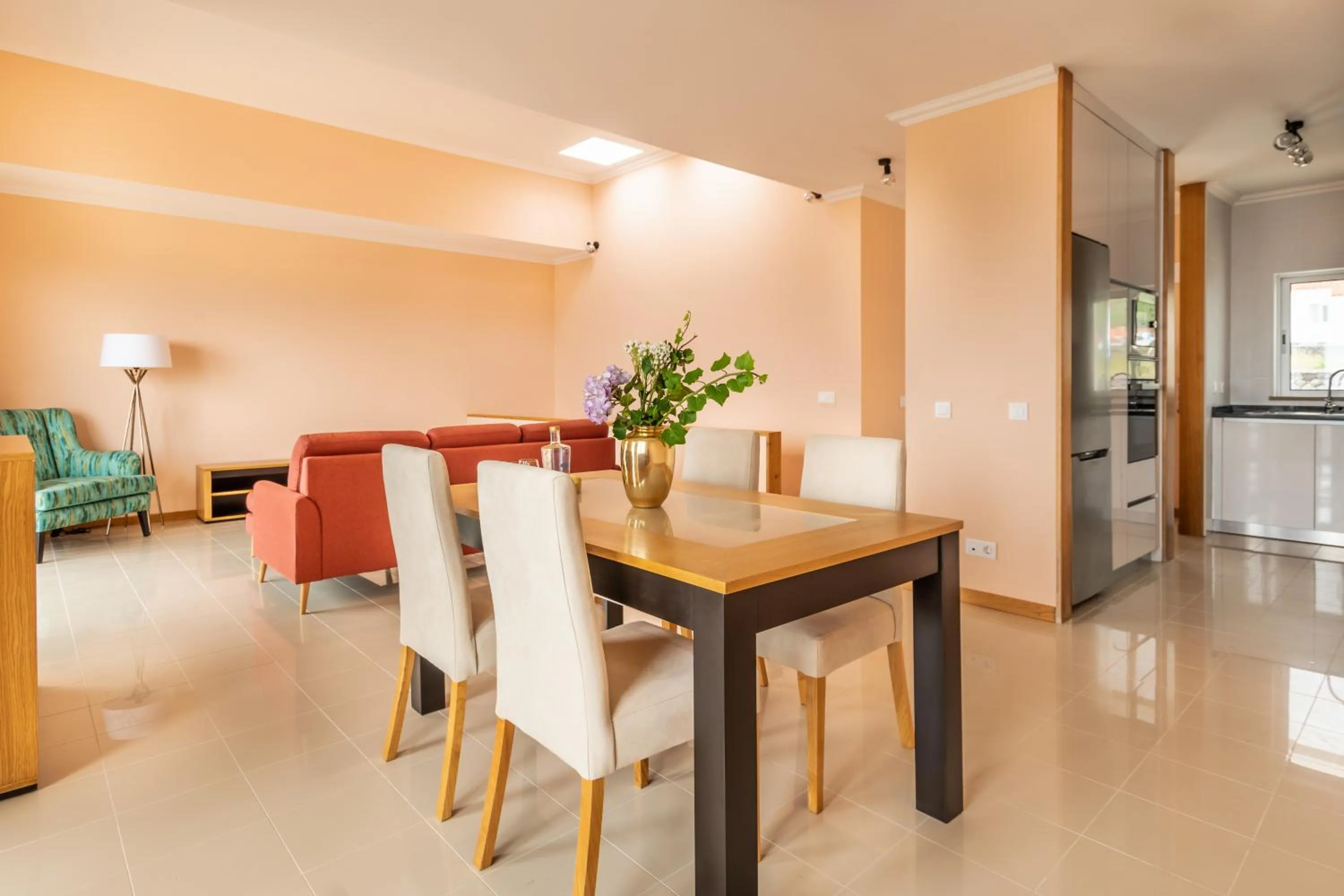 Kitchen or kitchenette in Villas do Mar