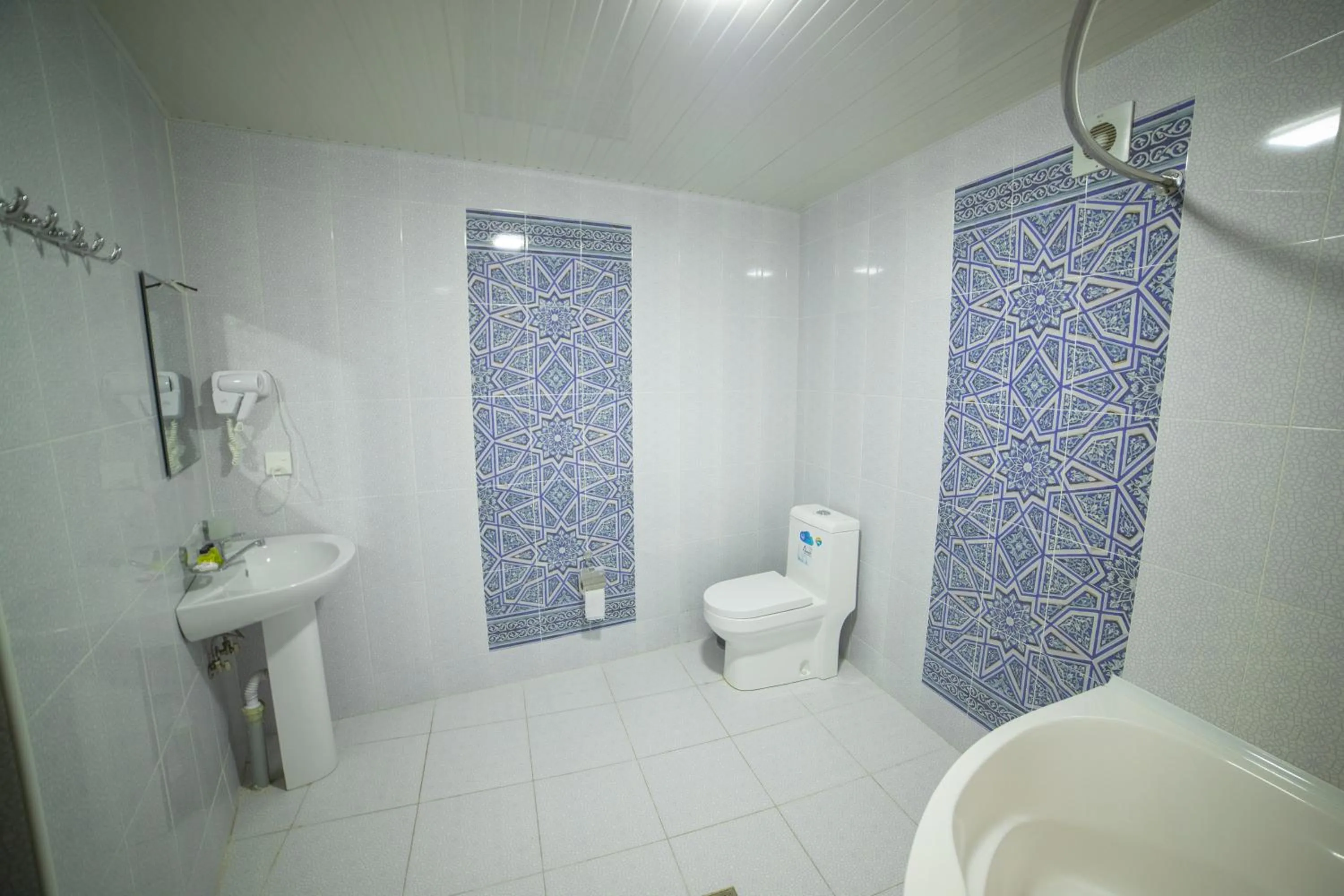 Toilet in Sultanat Hotel