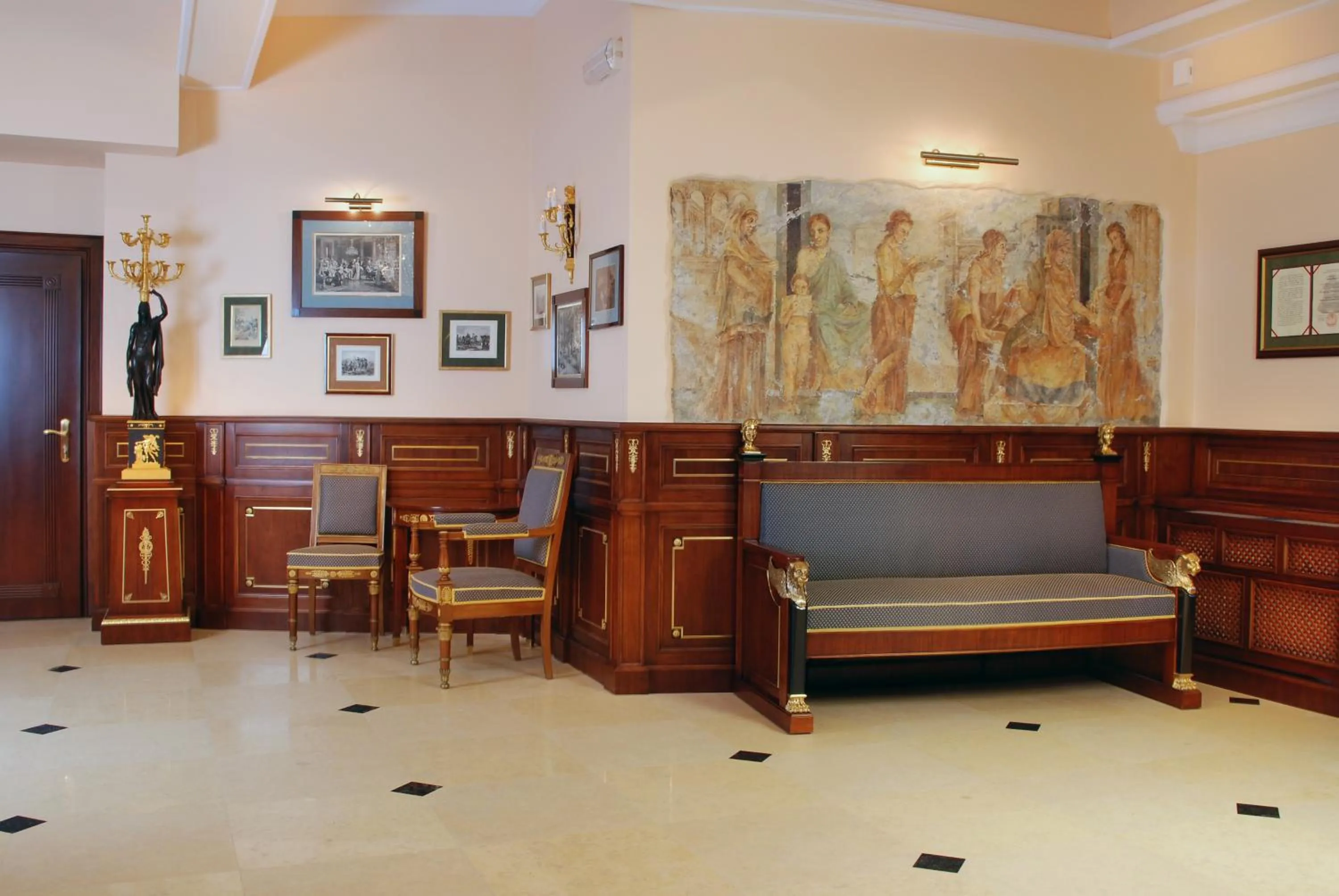 Lobby or reception in Hotel na Podzamczu