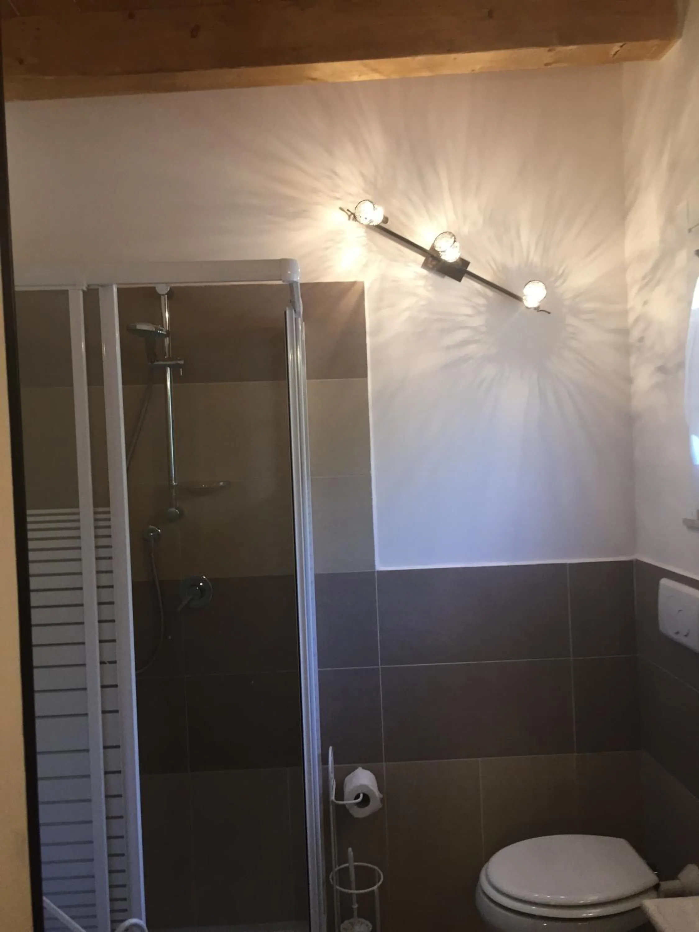 Shower in Aquila Di Mare