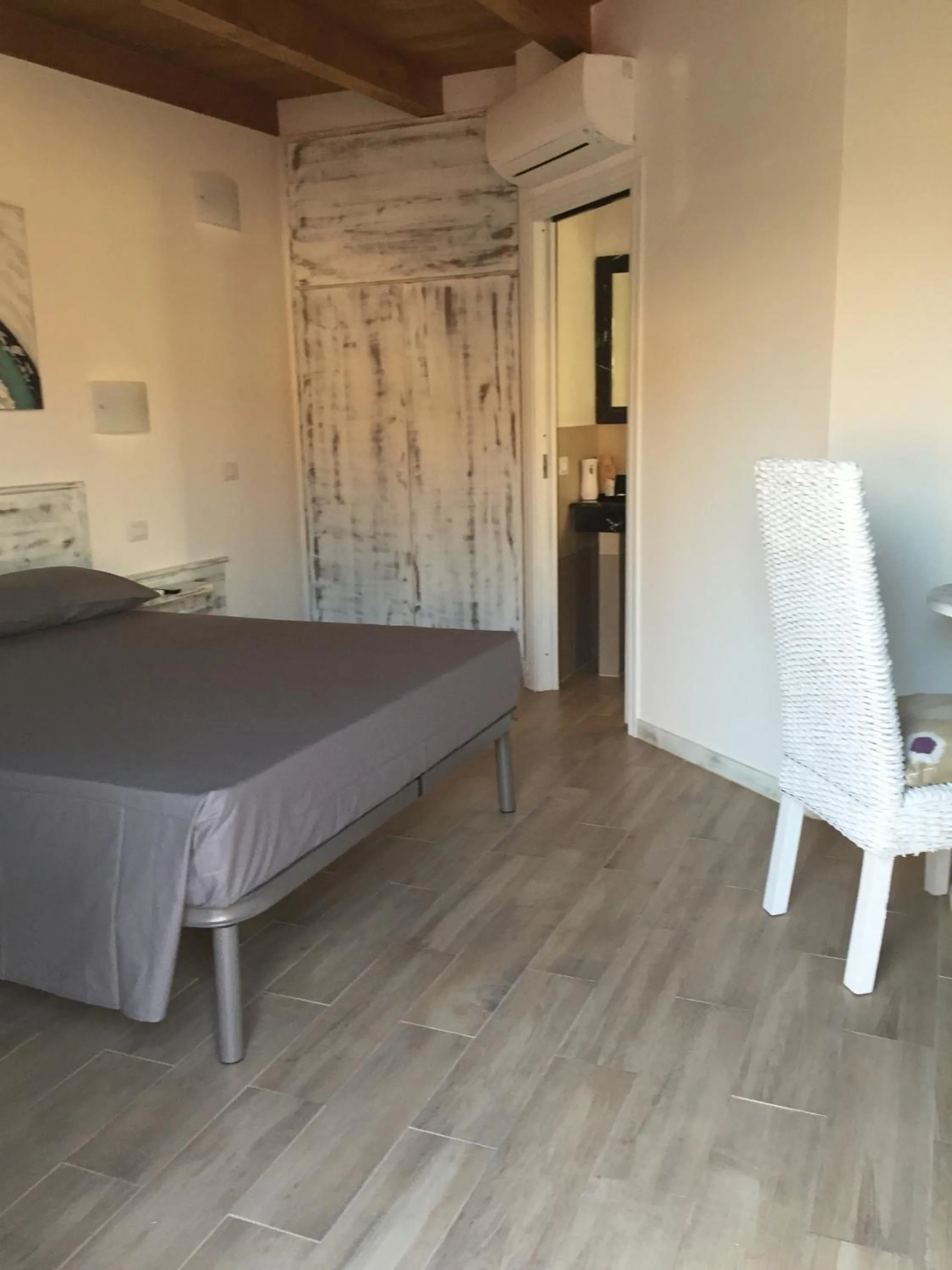 Bed in Aquila Di Mare