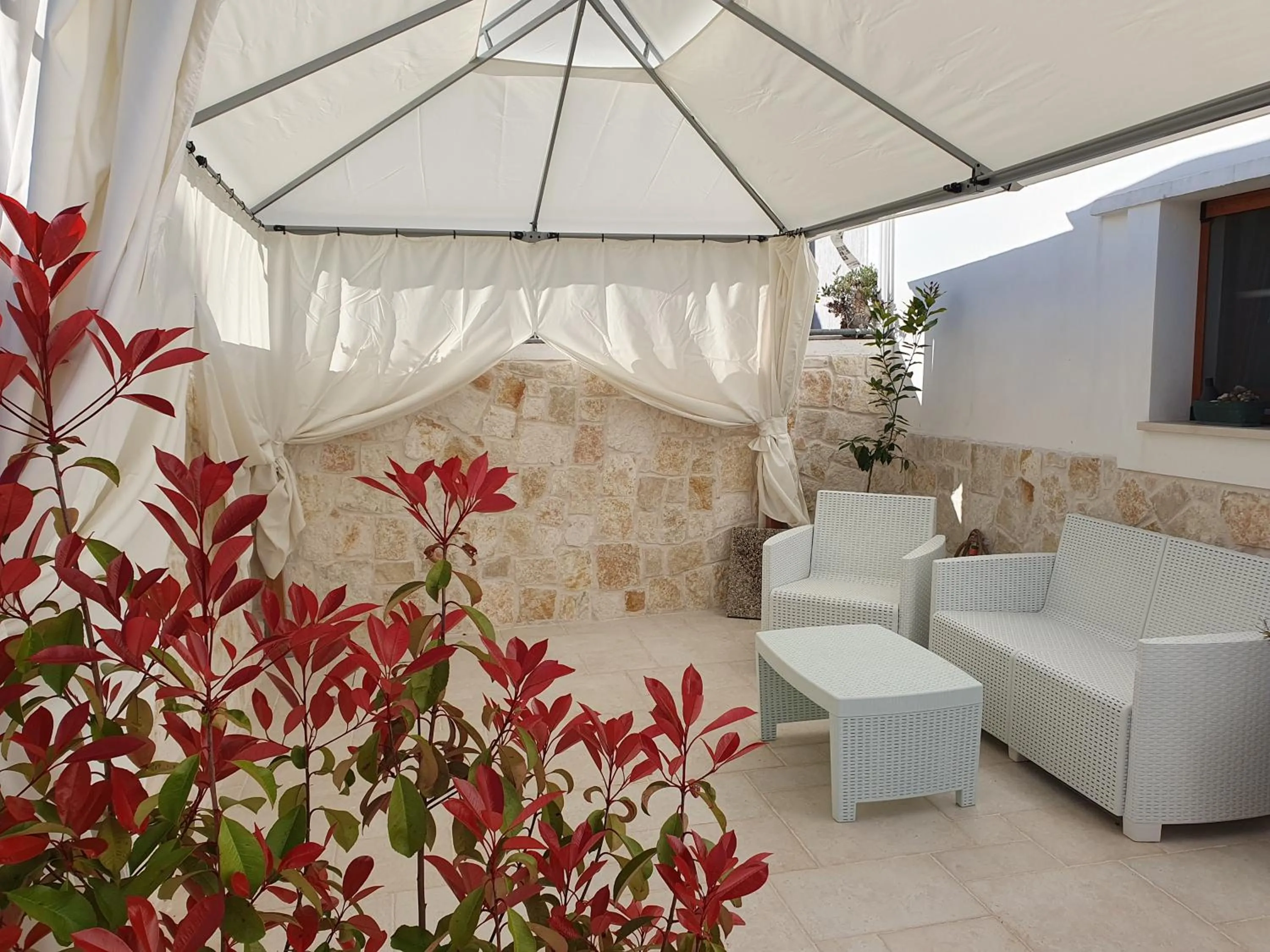 Patio in Mamapulia Home