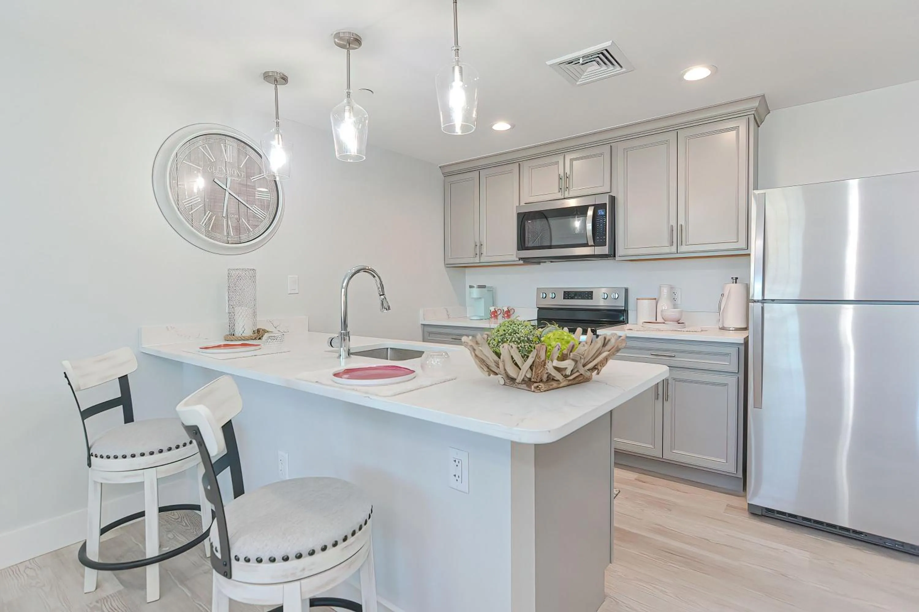 kitchen in Thomas Sea Suites at Harbourtown