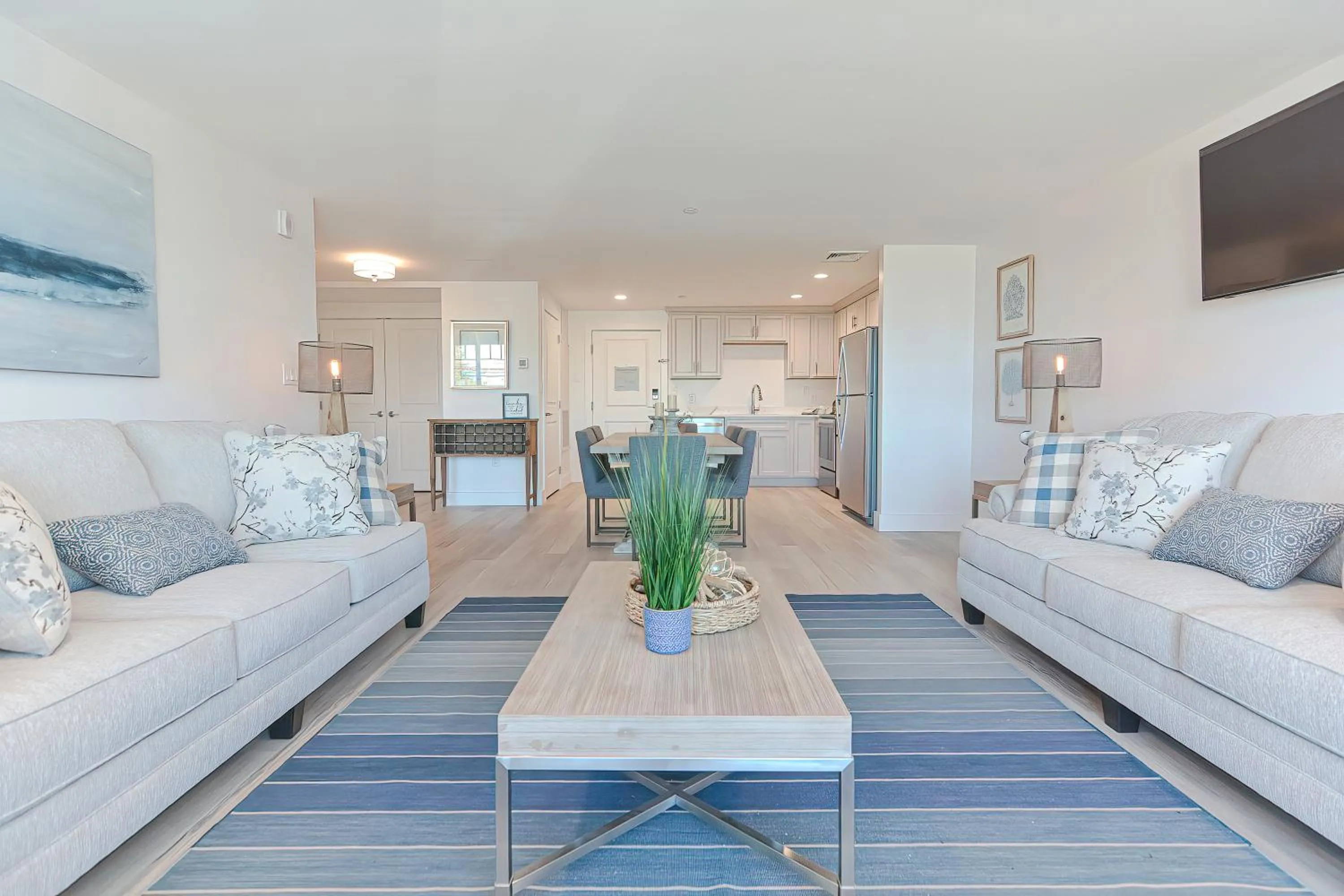 TV and multimedia in Thomas Sea Suites at Harbourtown