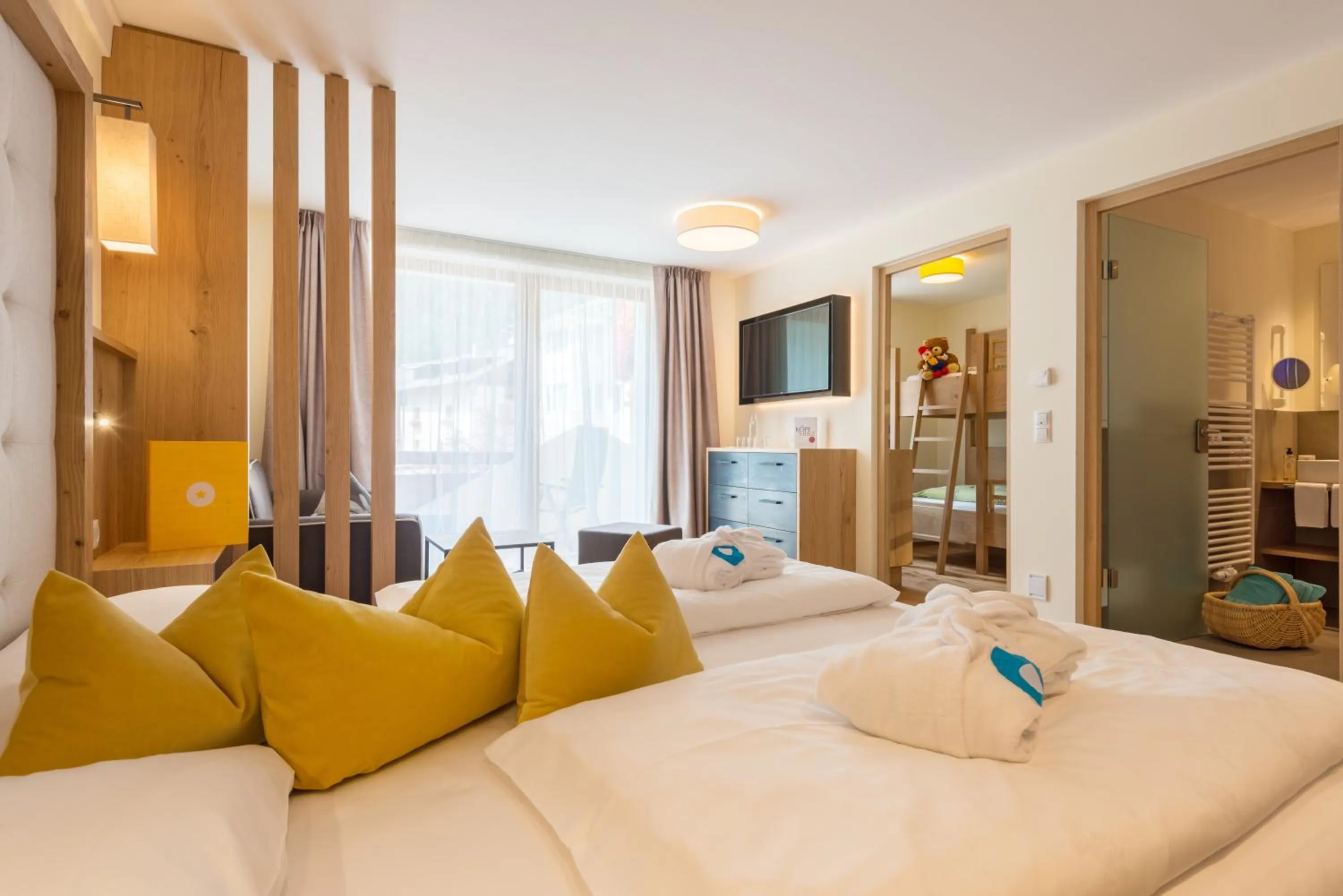 Photo of the whole room, Bed in Familienhotel Huber