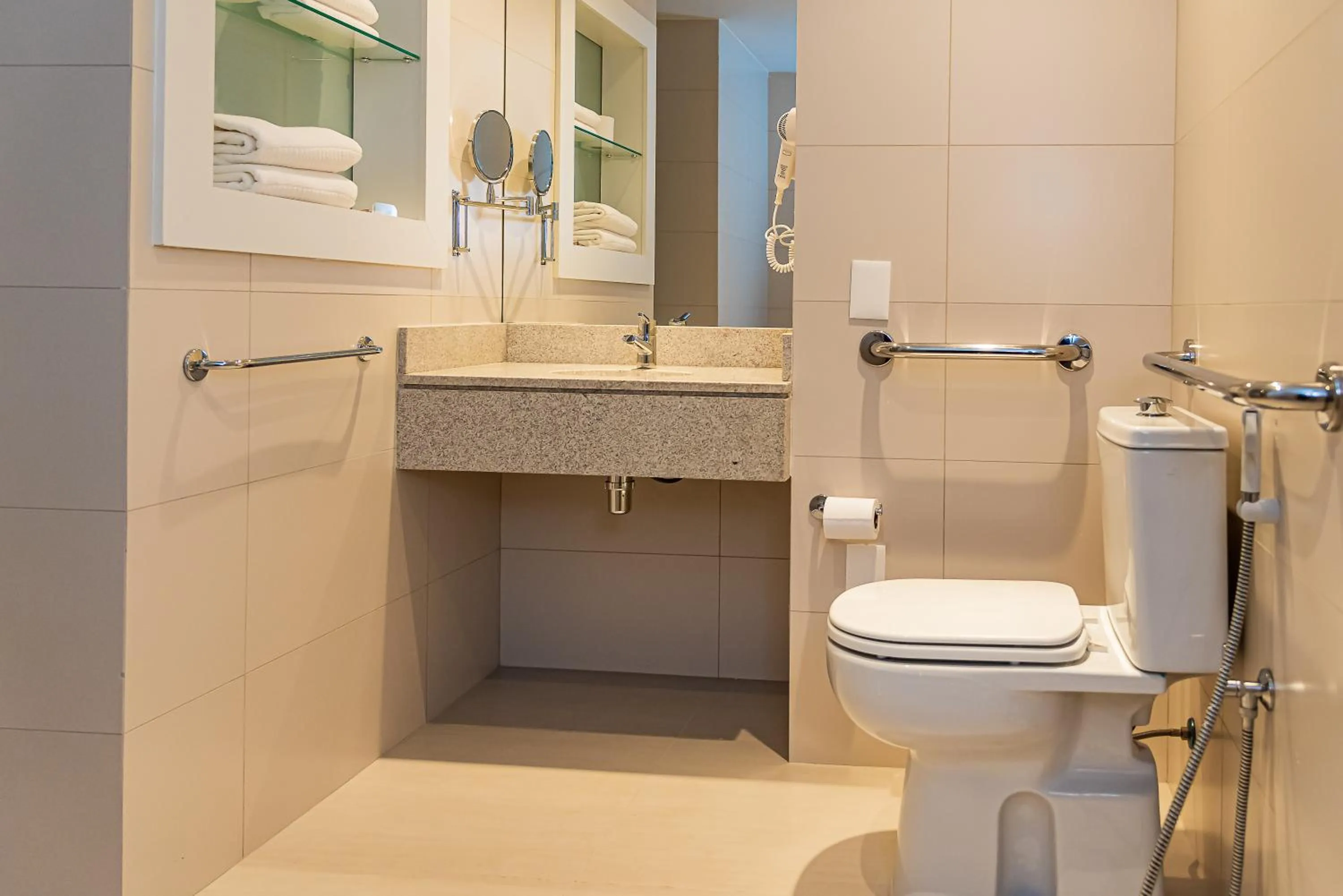 Bathroom in Rio Hotel by Bourbon Maringá