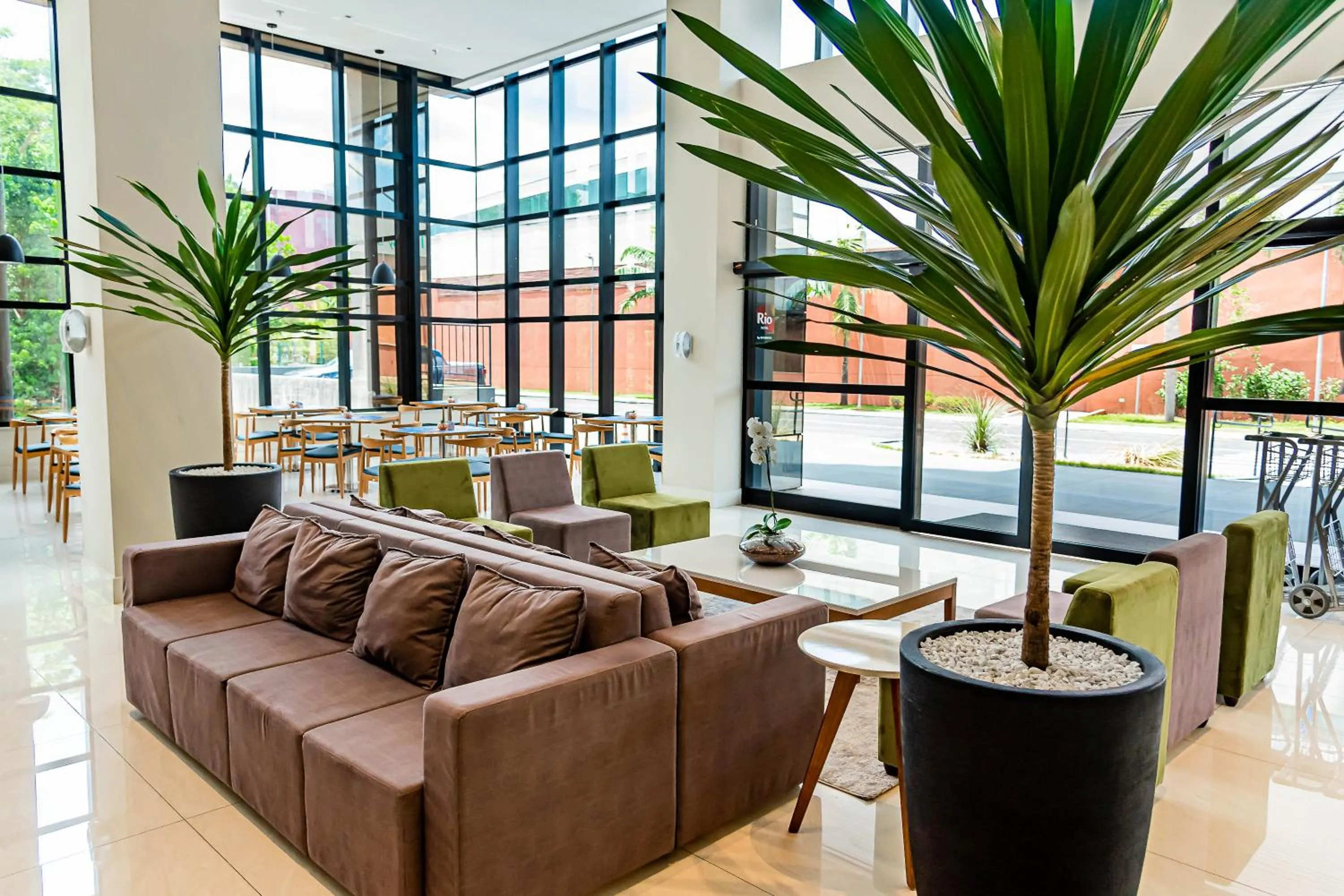 Lobby or reception in Rio Hotel by Bourbon Maringá