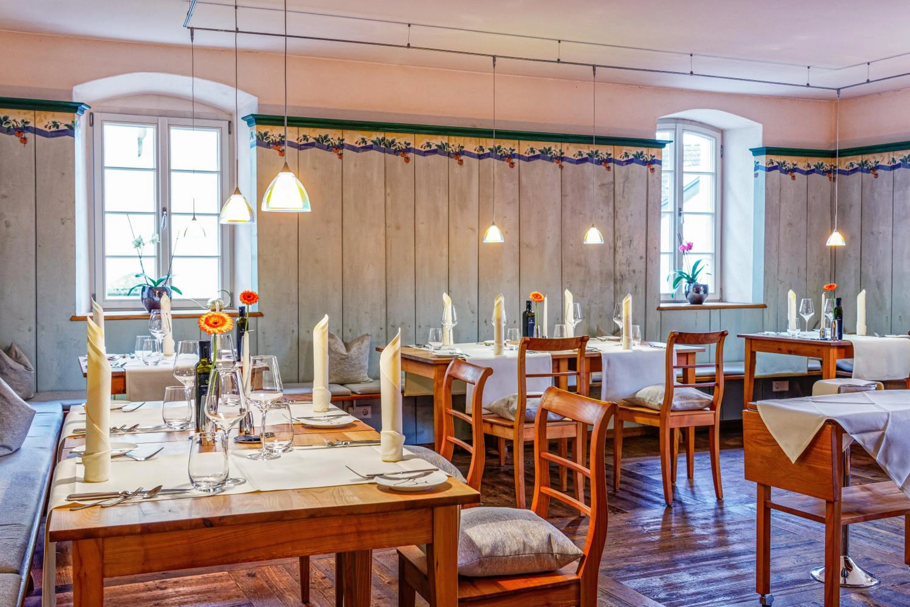 Restaurant/places to eat in Romantik Hotel Meisenheimer Hof
