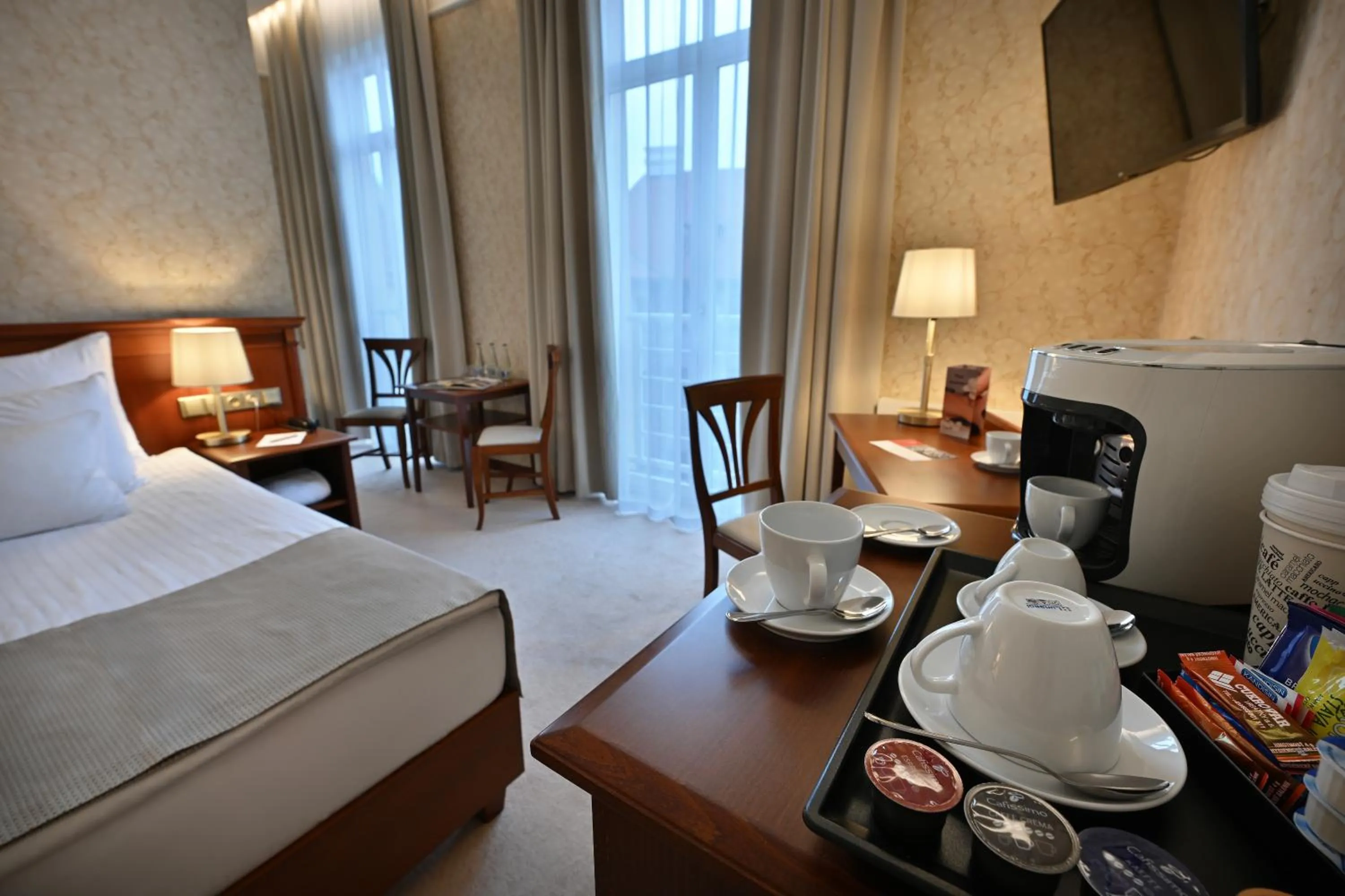 Property building, Bed in Hotel Rott