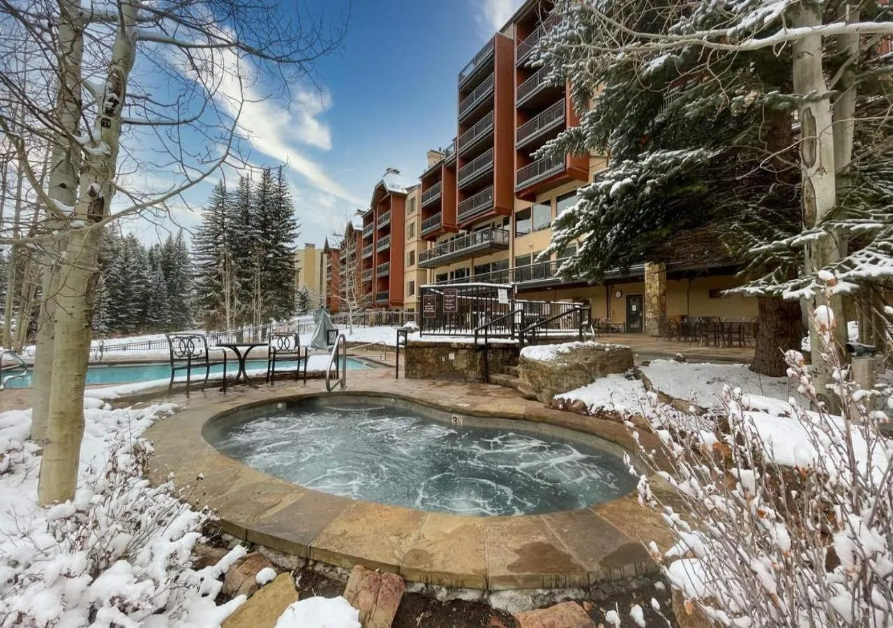 Property building in Lion Square Lodge Condos by TO