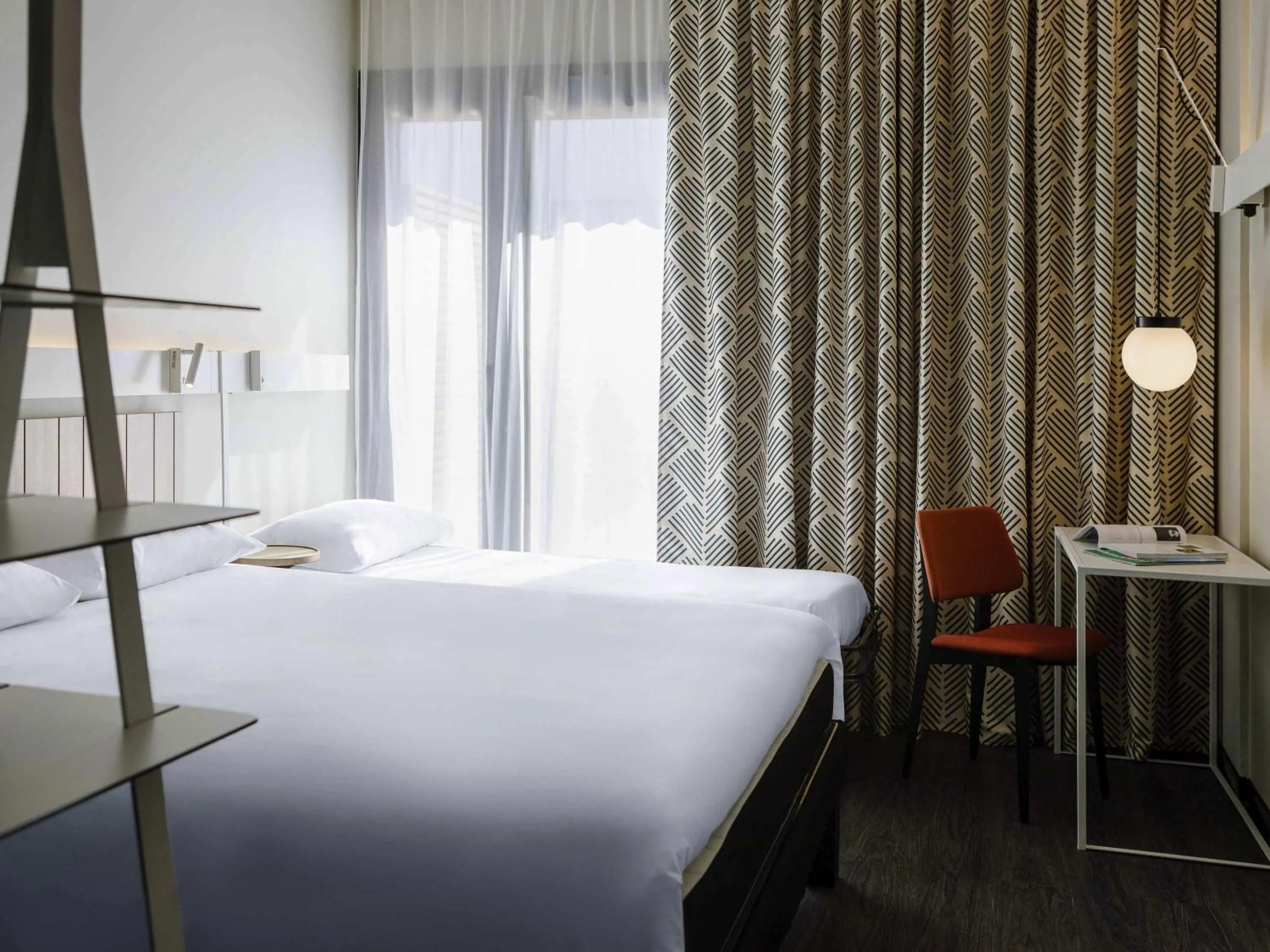 Bedroom, Bed in ibis Lyon Est Meyzieu