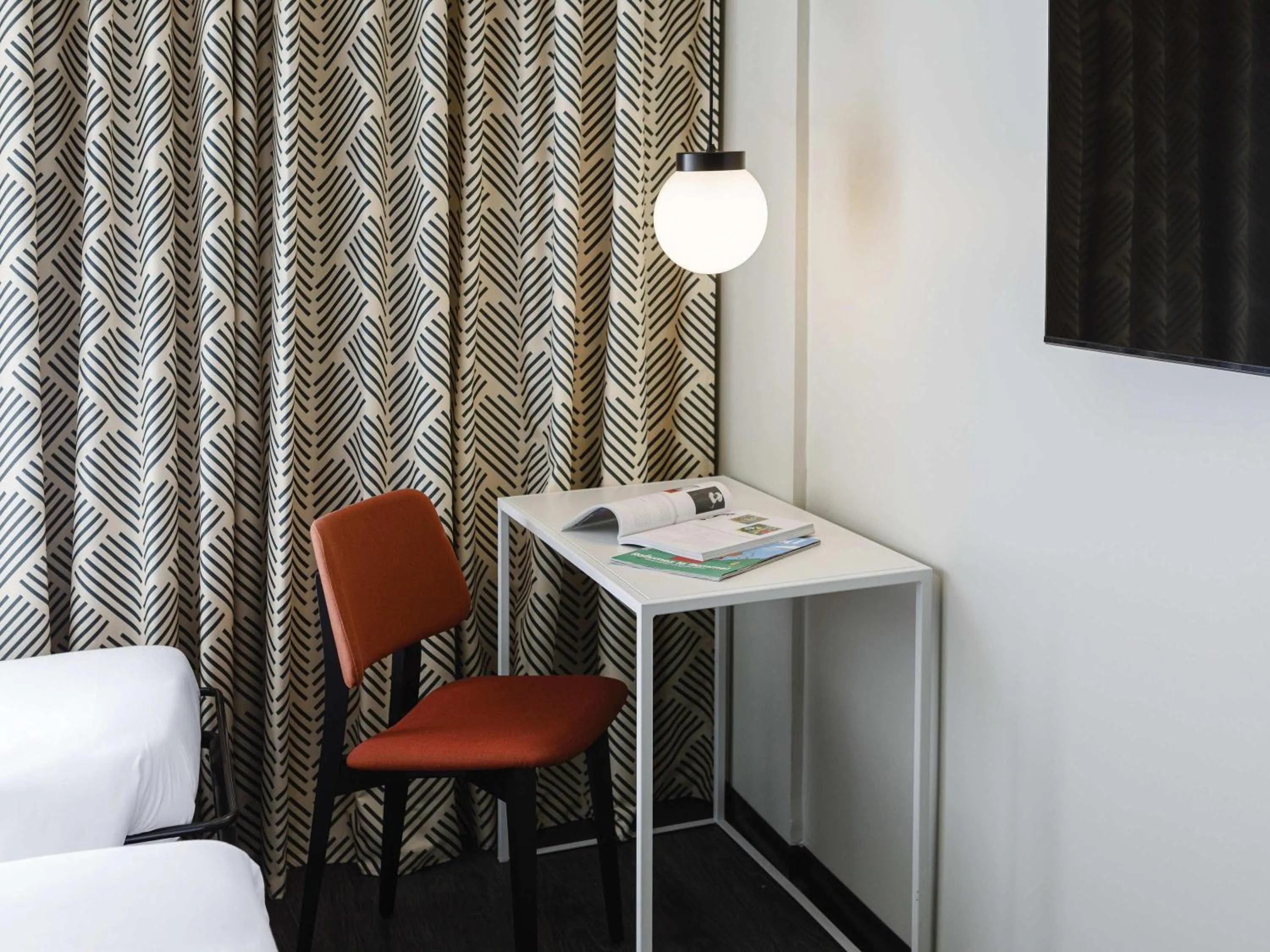 Bedroom in ibis Lyon Est Meyzieu