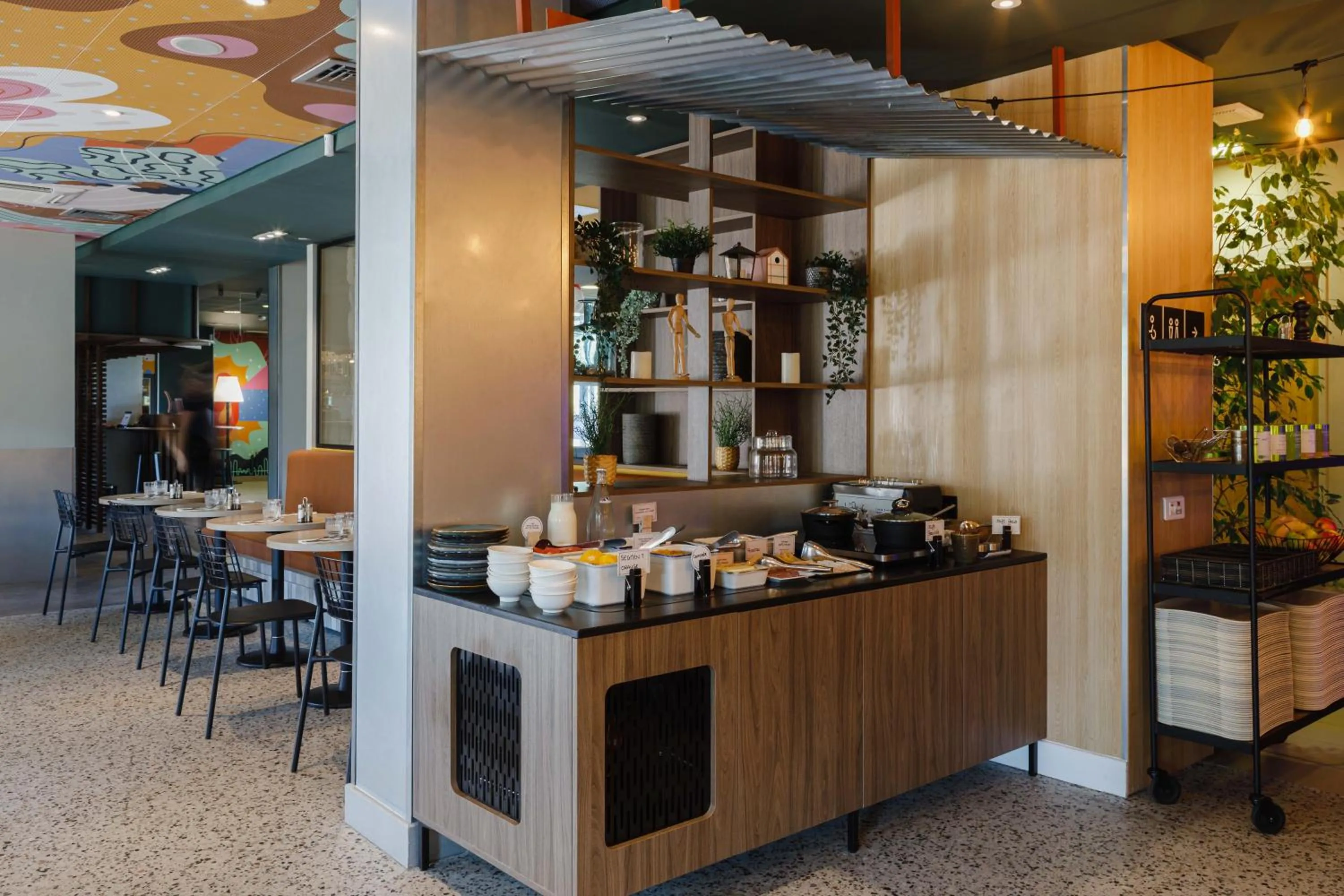 Buffet breakfast in ibis Lyon Est Meyzieu