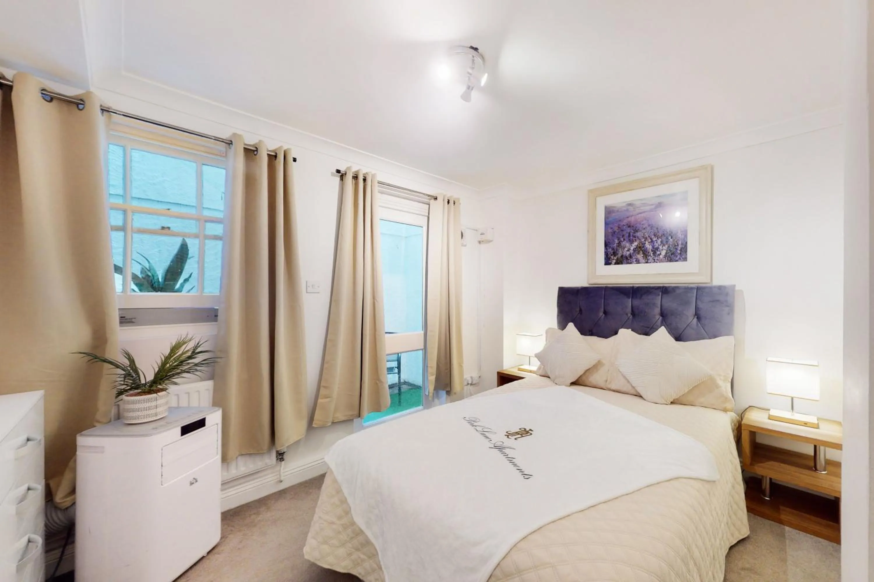 Bed in Park Lane Apartments Baker Street