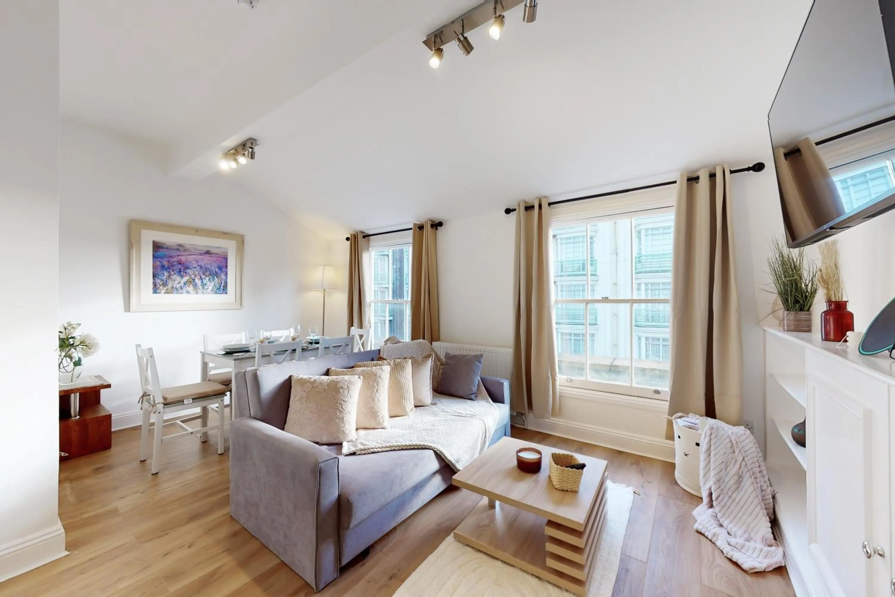 Living room in Park Lane Apartments Baker Street