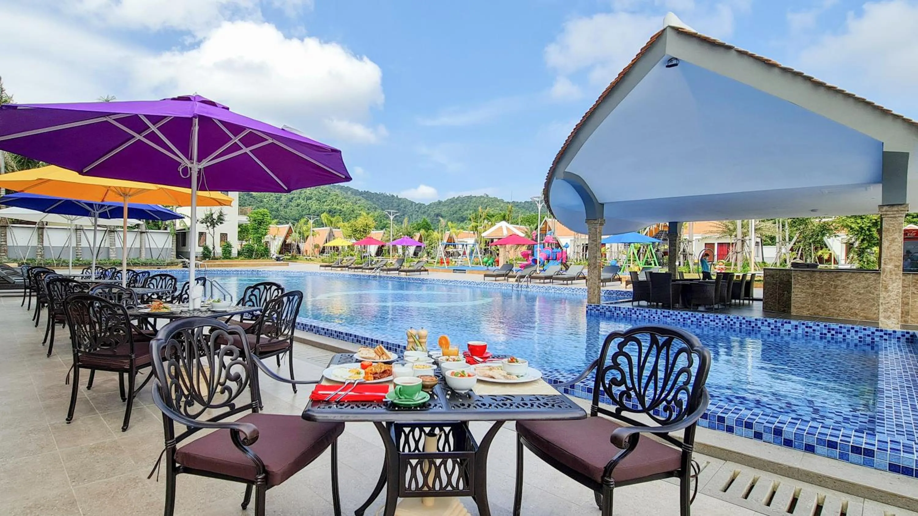 Restaurant/places to eat in Vakara Hotel Kep