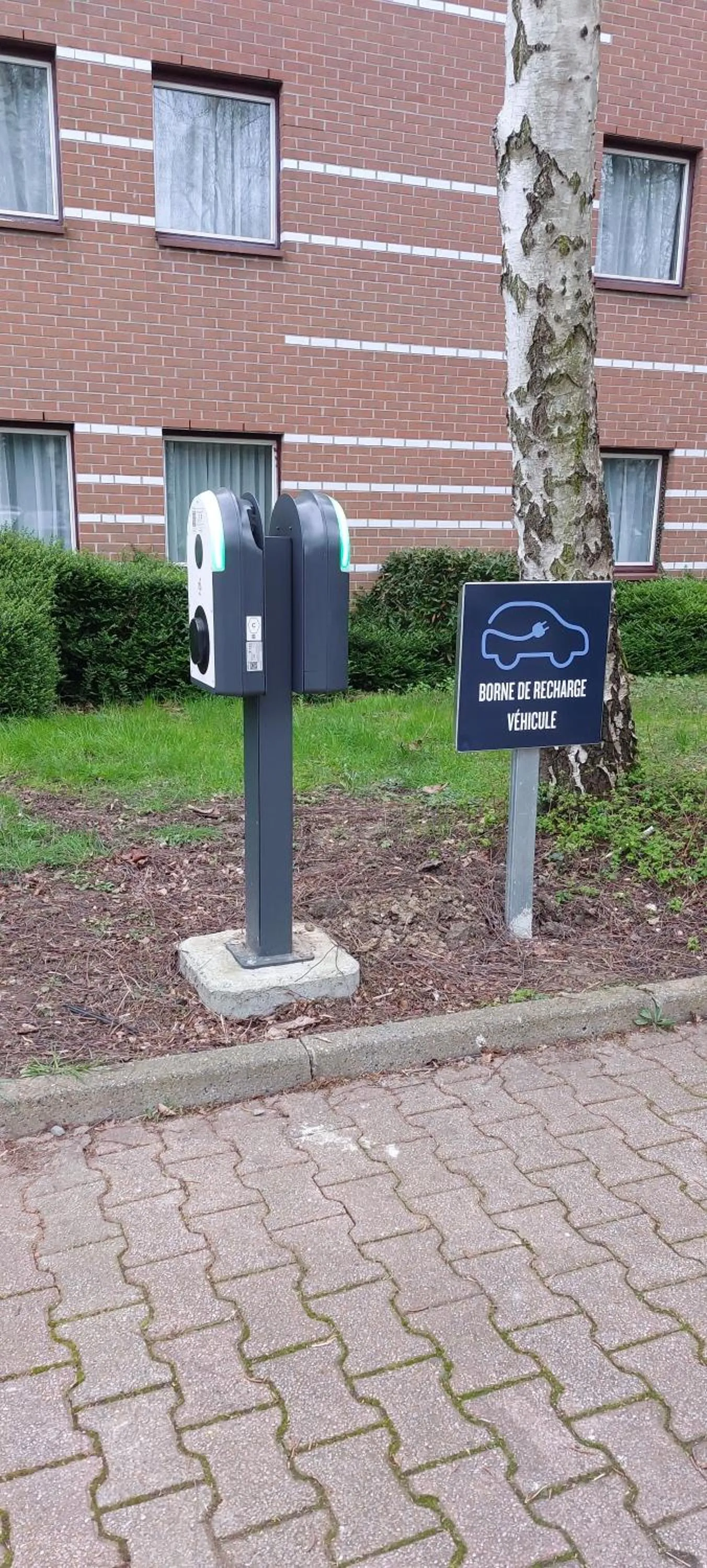 Parking in Kyriad Lille Est - Villeneuve d'Ascq