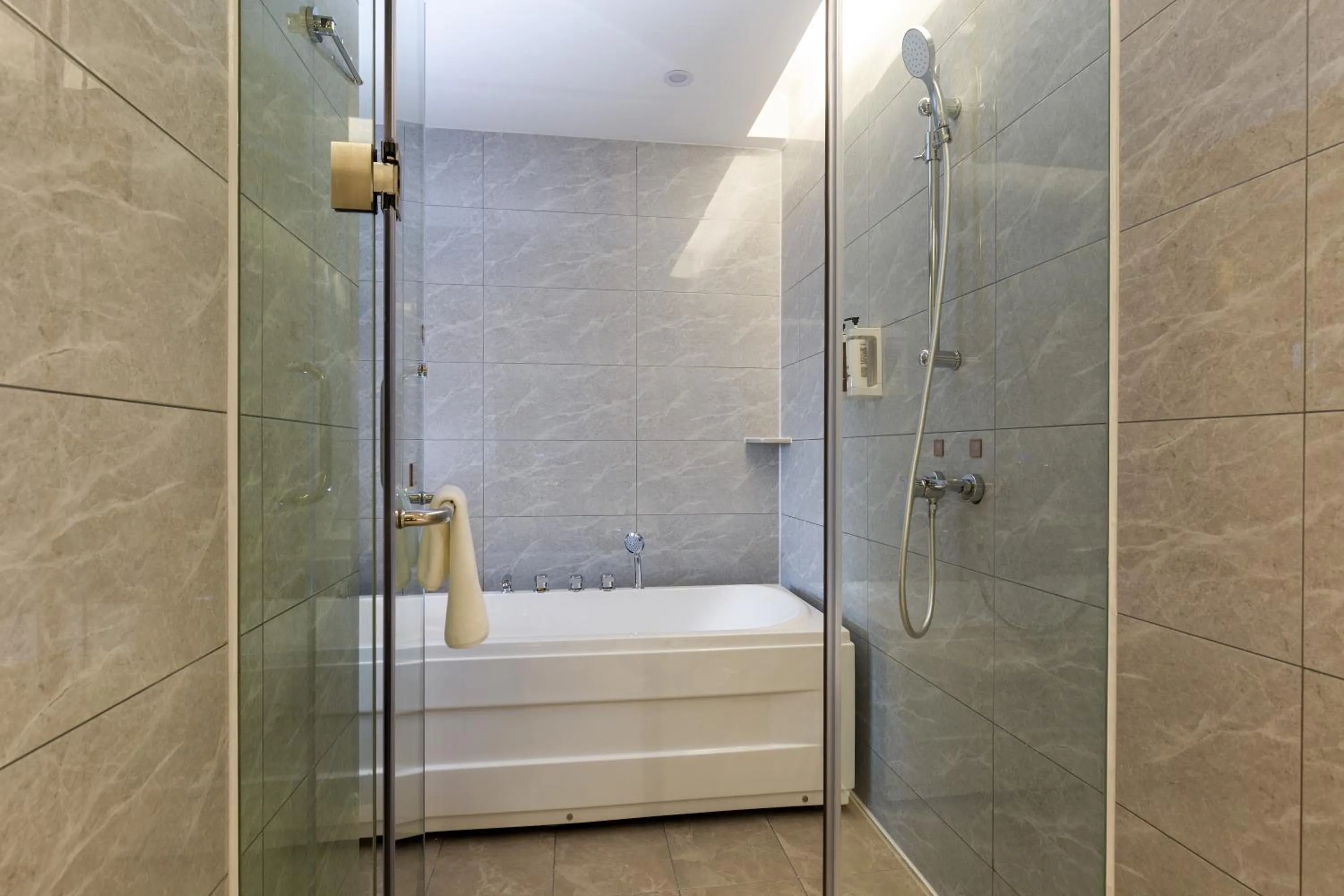 Bathroom in Vienna Hotel