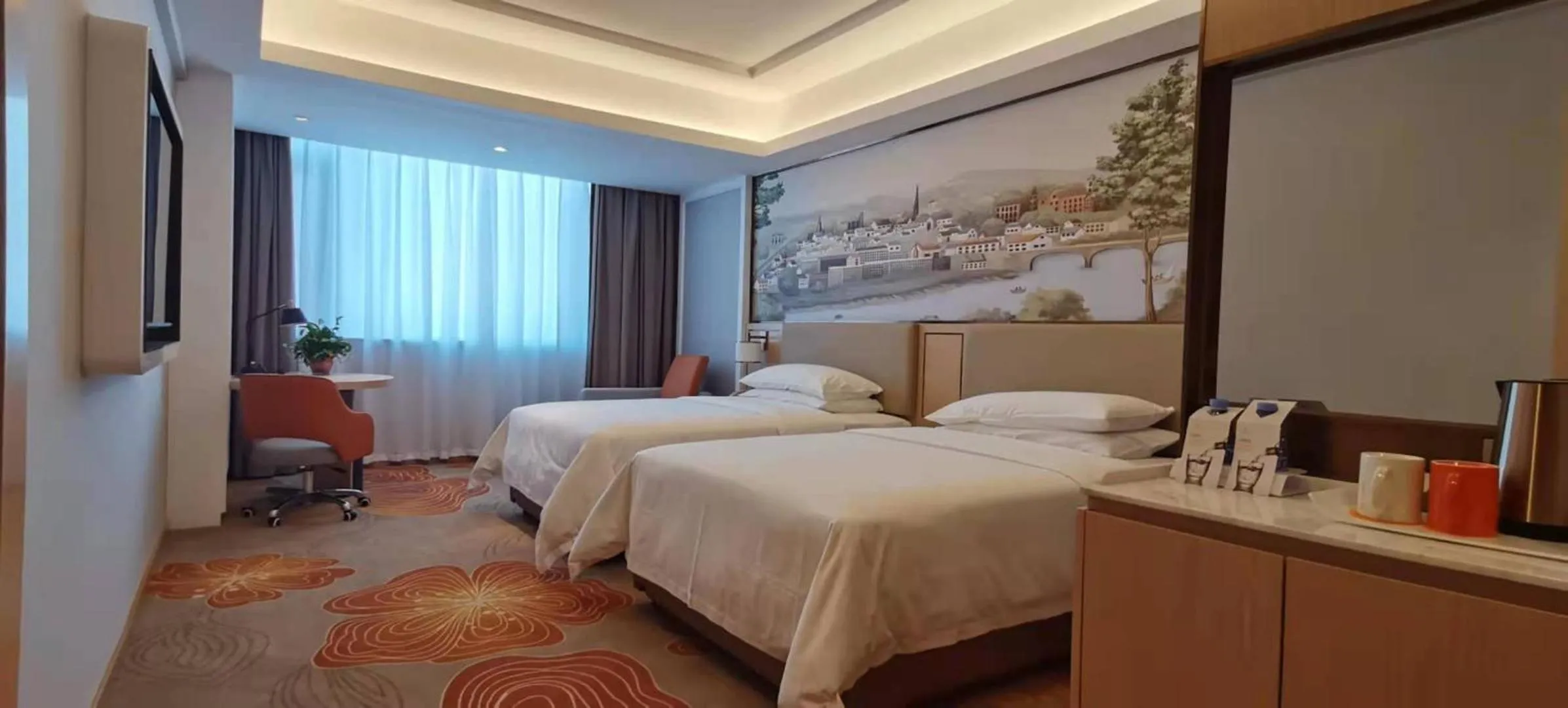 Photo of the whole room in Vienna Hotel