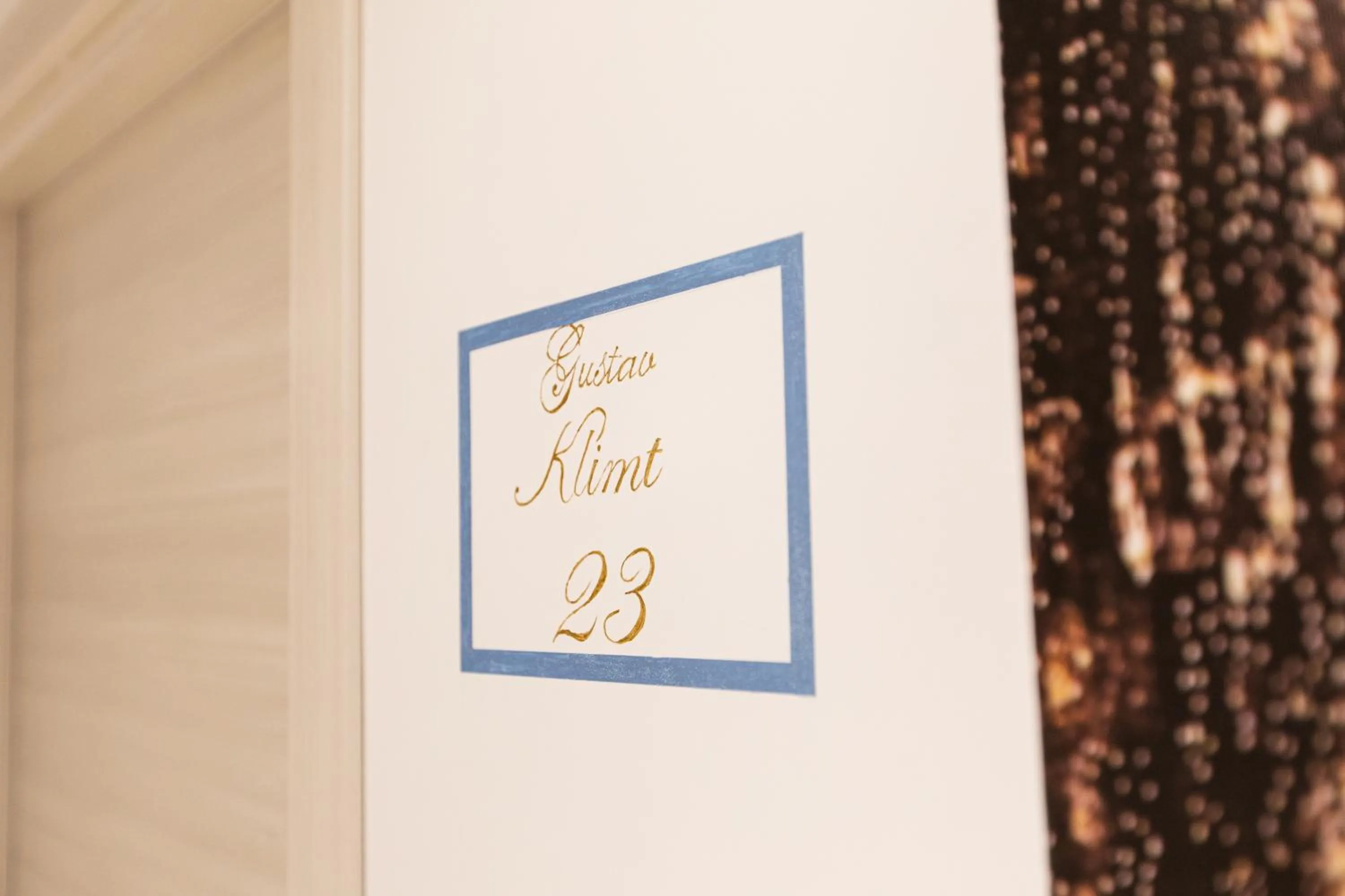 Logo/Certificate/Sign in Panariello Palace