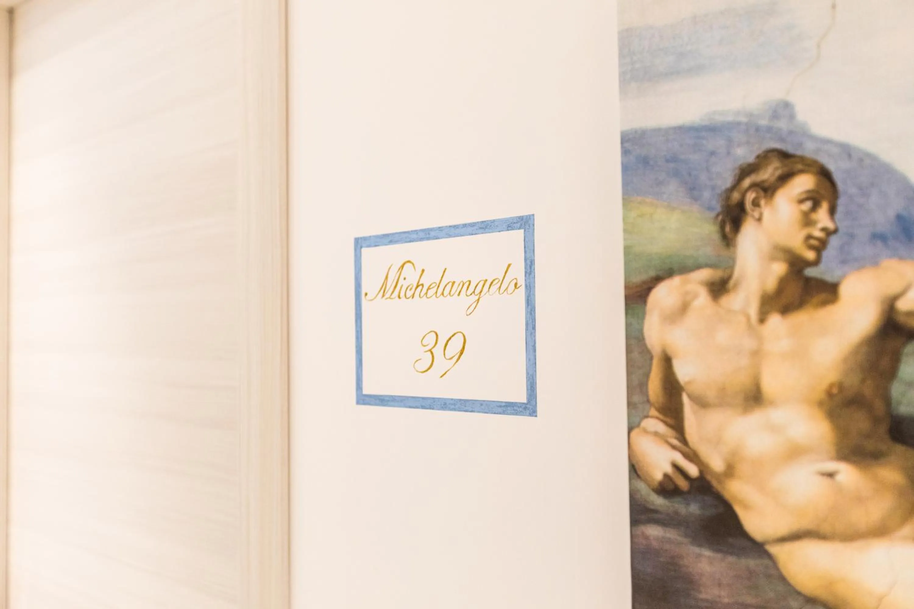 Logo/Certificate/Sign in Panariello Palace