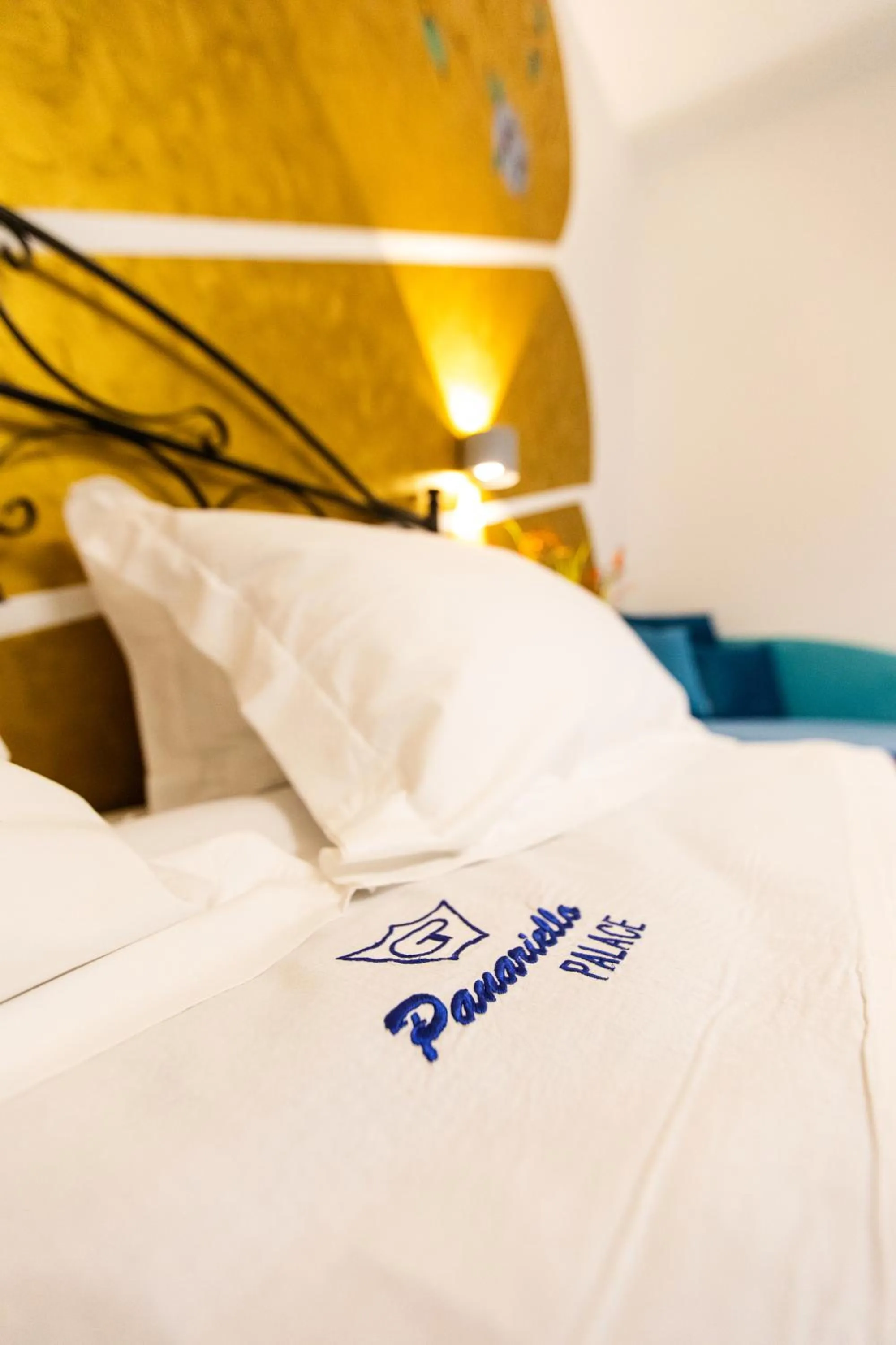 Bed in Panariello Palace