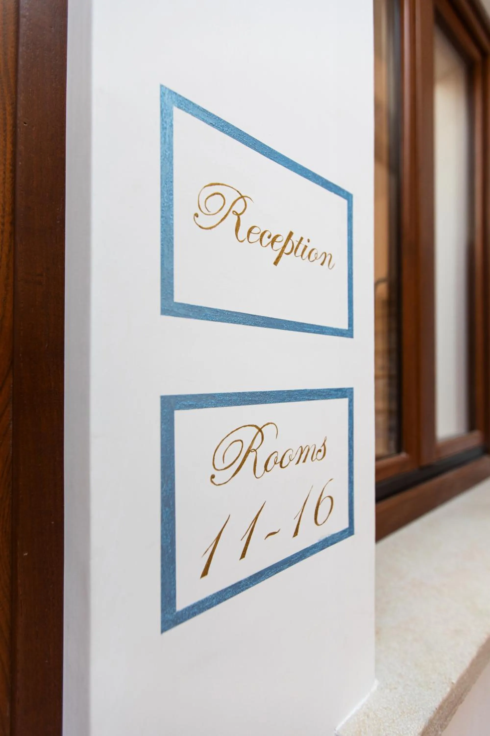 Logo/Certificate/Sign in Panariello Palace