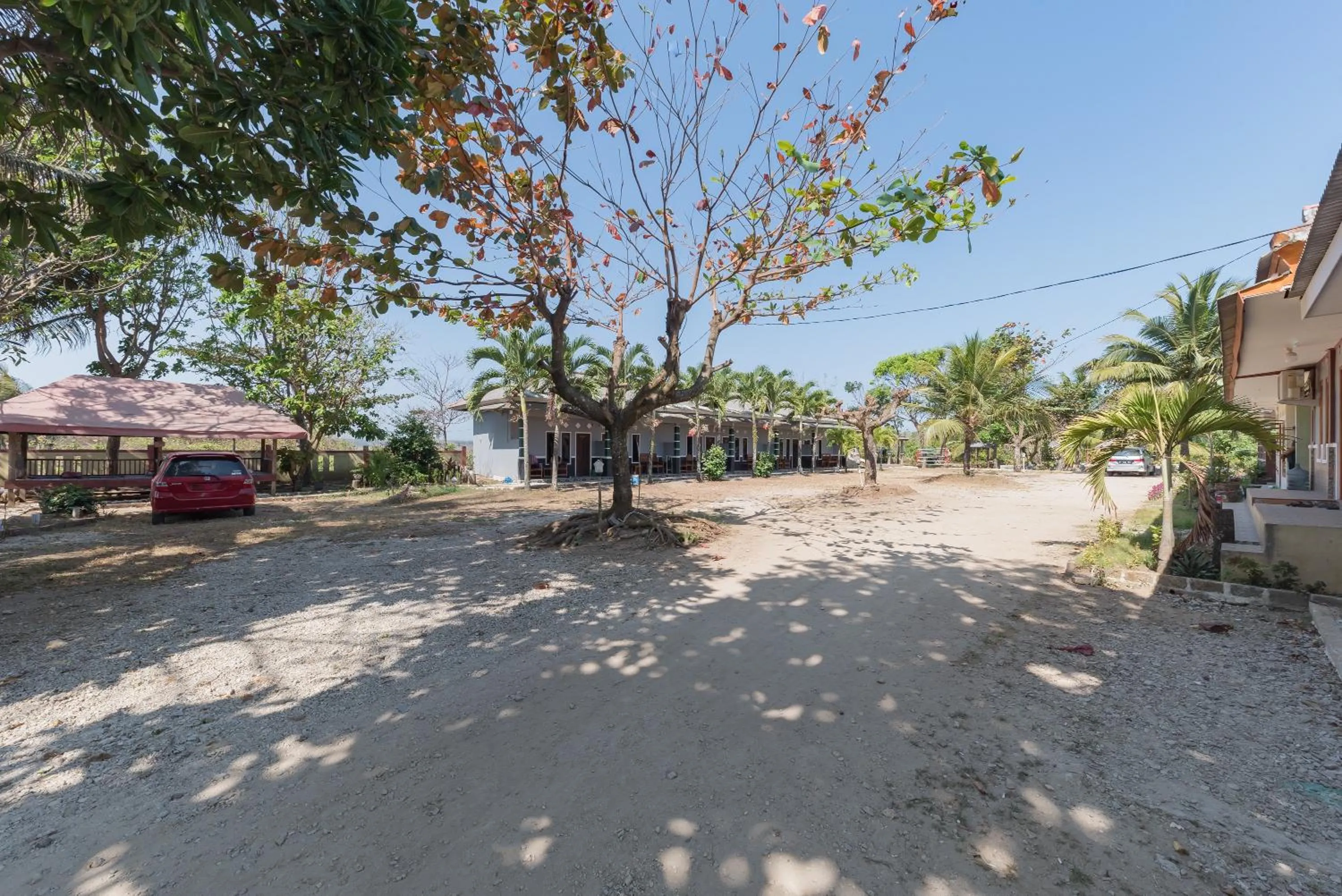 Property building in RedDoorz near Pantai Ujung Genteng