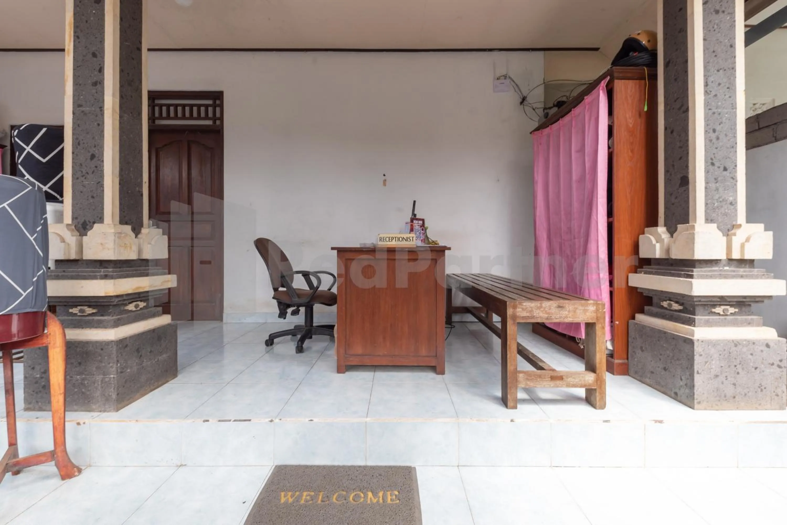 Lobby or reception in Brisk Homestay Uluwatu RedPartner