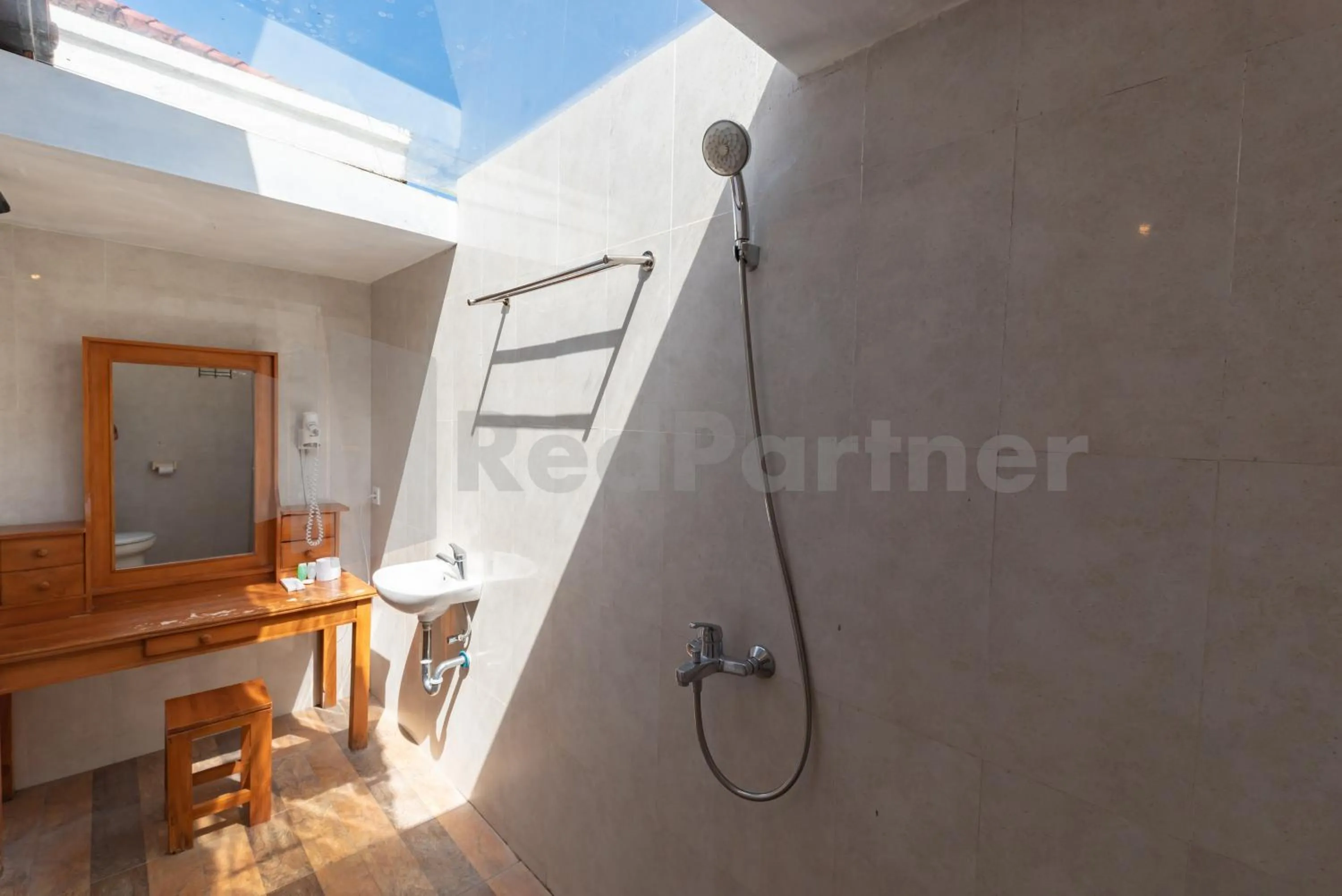 Bathroom in Brisk Homestay Uluwatu RedPartner