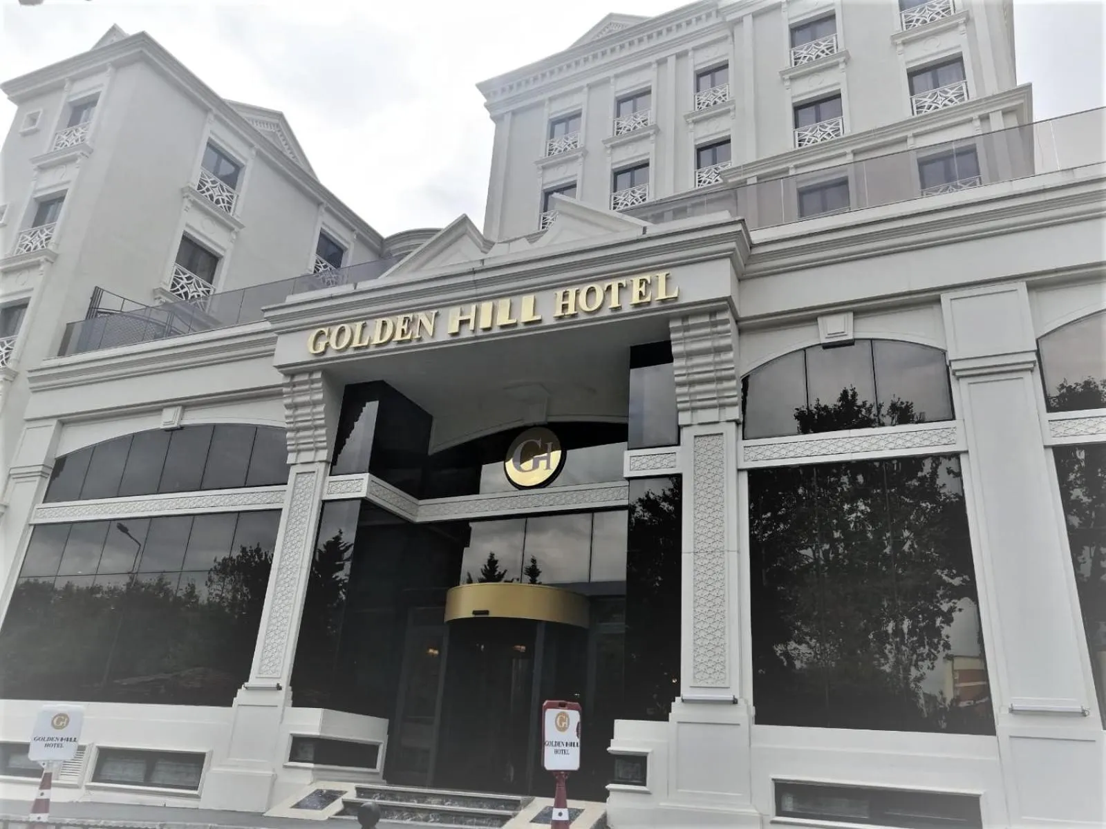 Property building in GOLDEN HİLL HOTEL DOWNTOWN