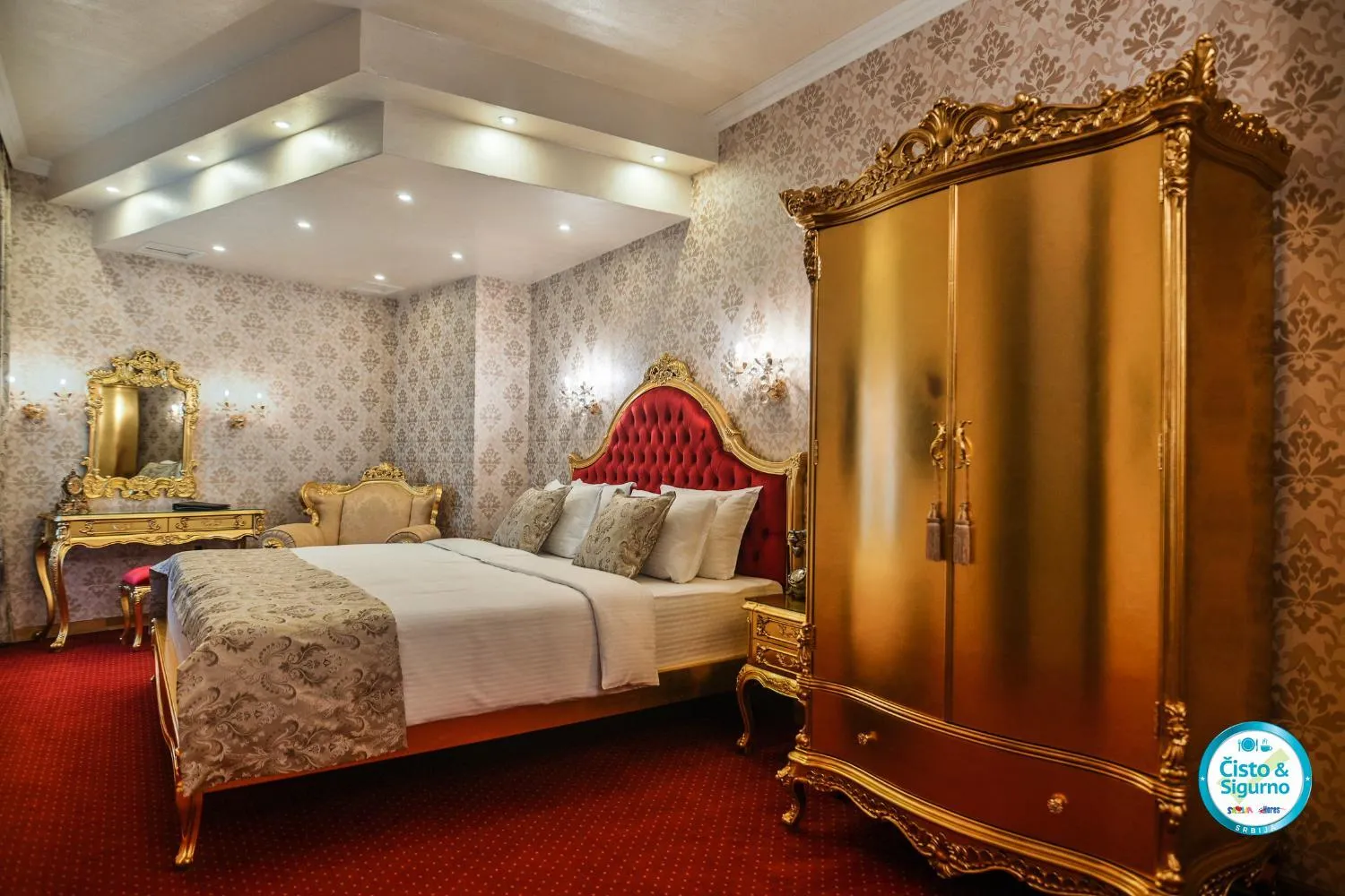 Bed in Prezident Palace Belgrade - Adults Only