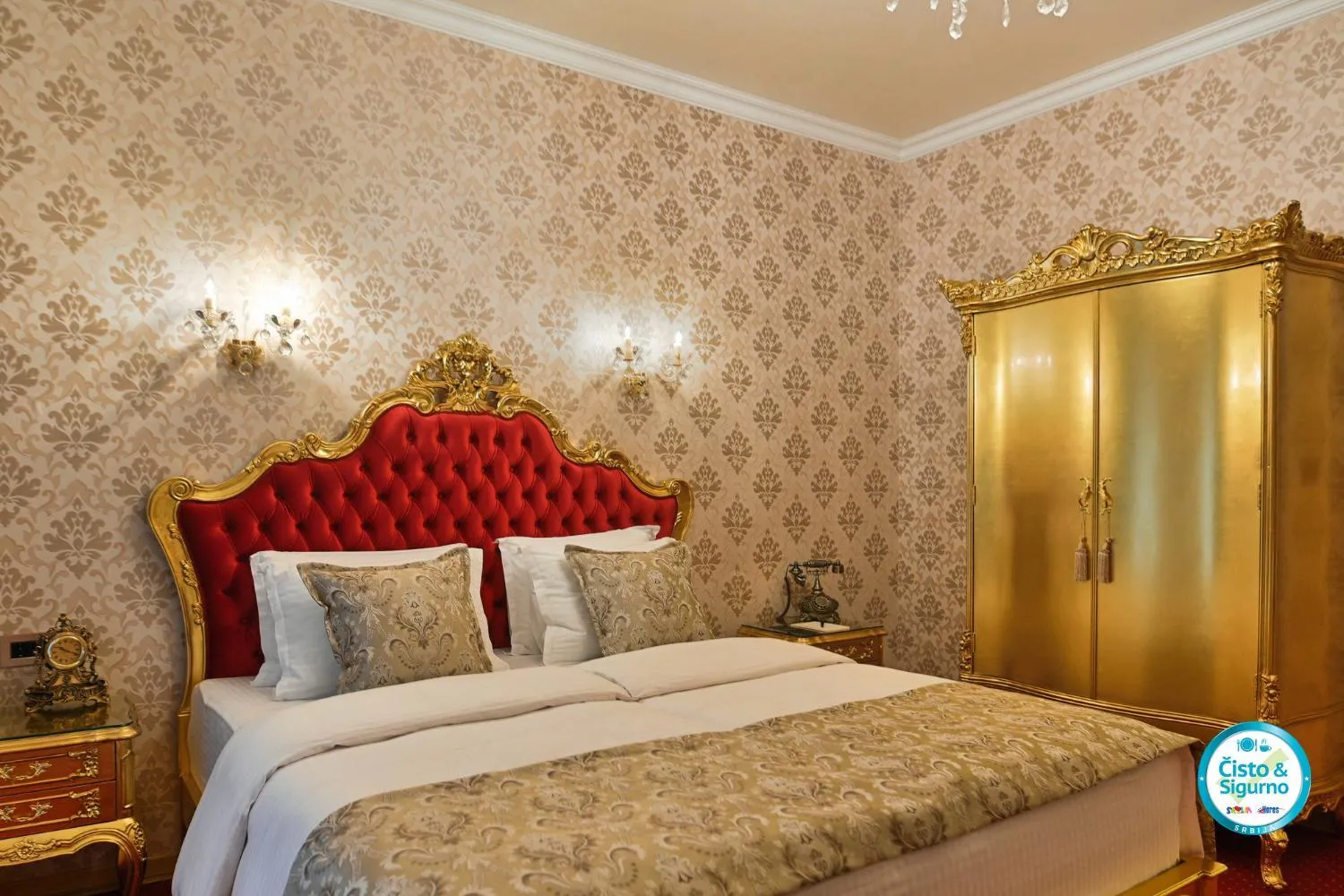 Bed in Prezident Palace Belgrade - Adults Only