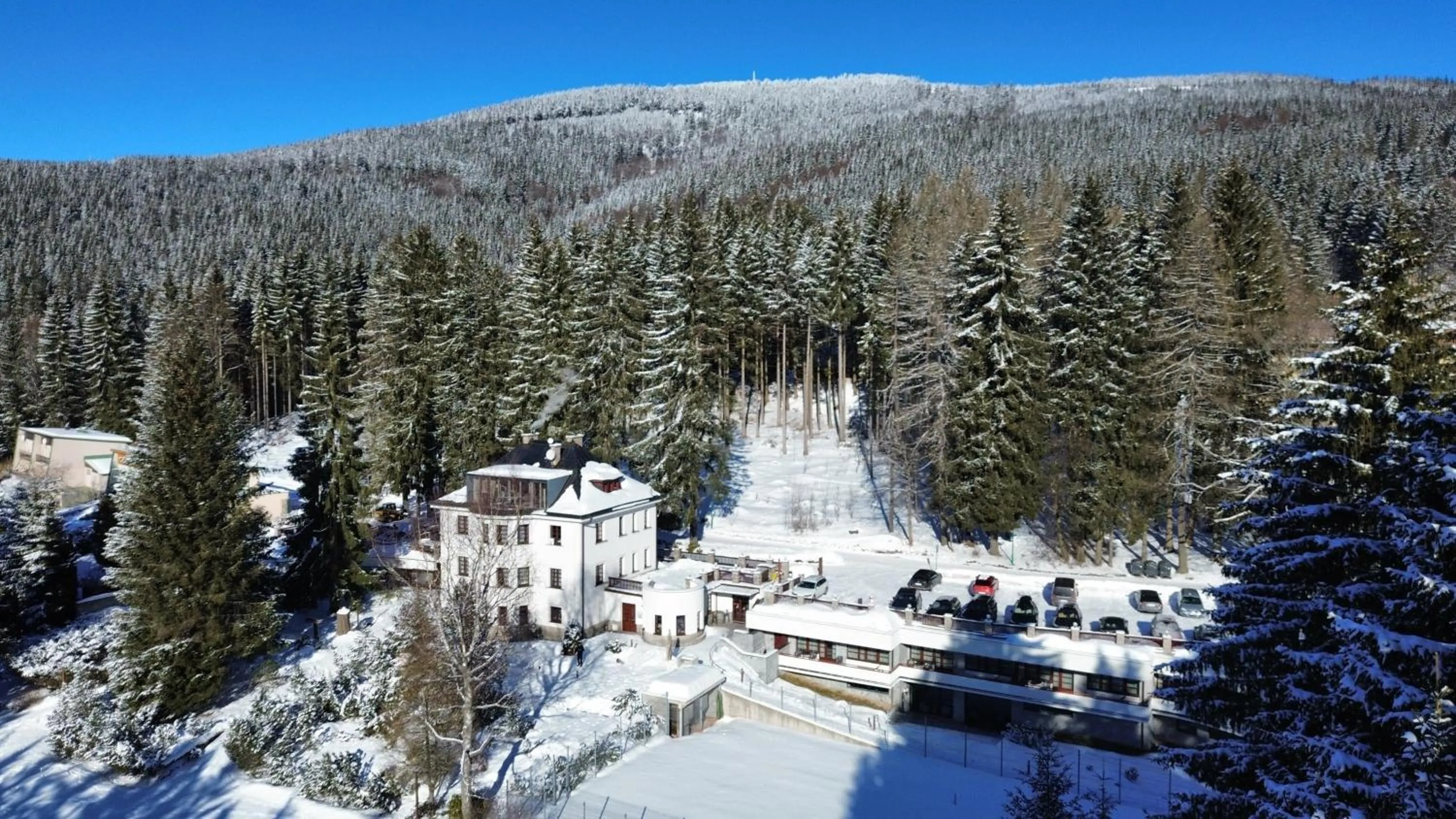 Property building in Hotel Bedriska Wellness Resort & Spa