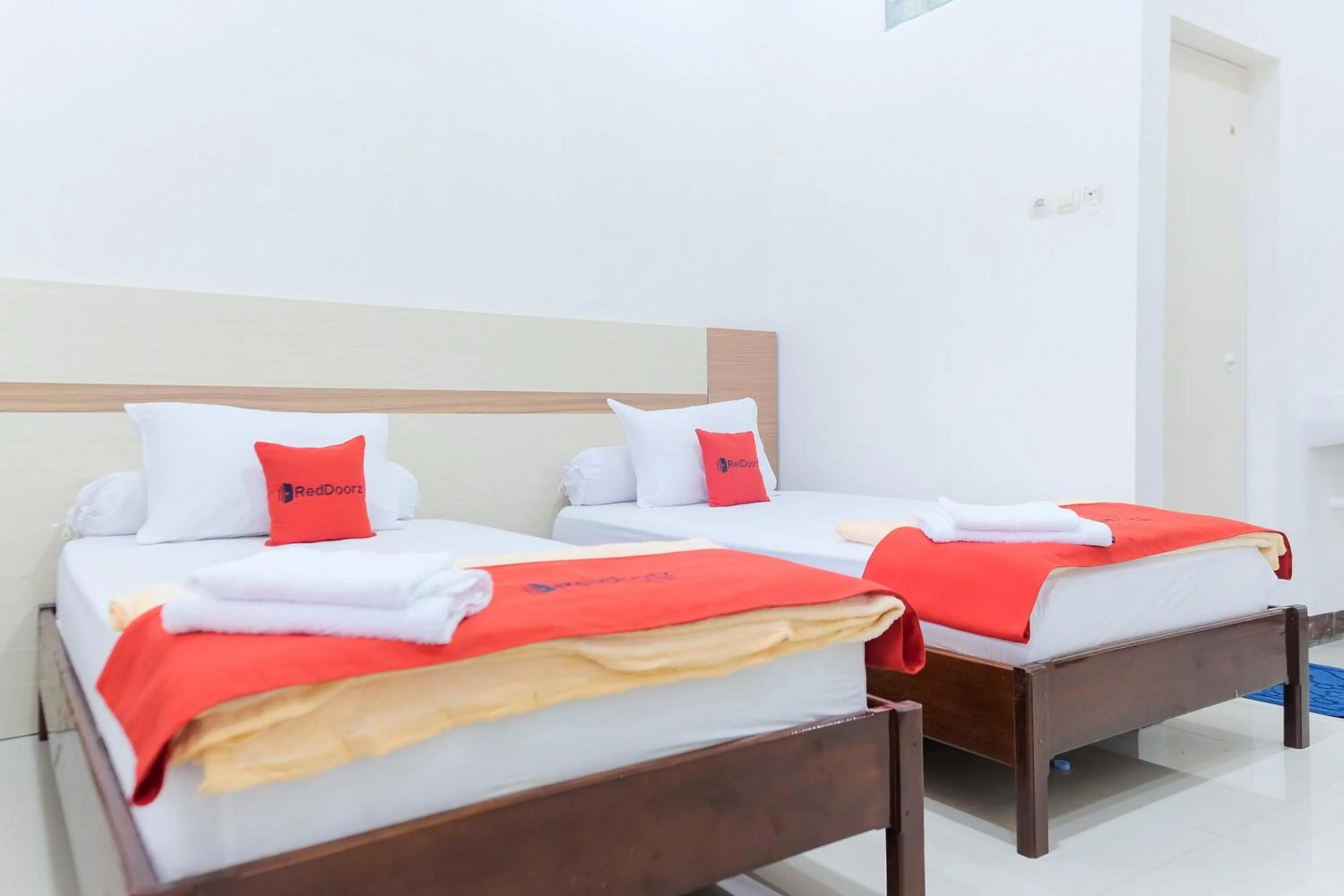 Bedroom, Bed in RedDoorz Syariah @ Jalan Ir Haji Juanda Jambi