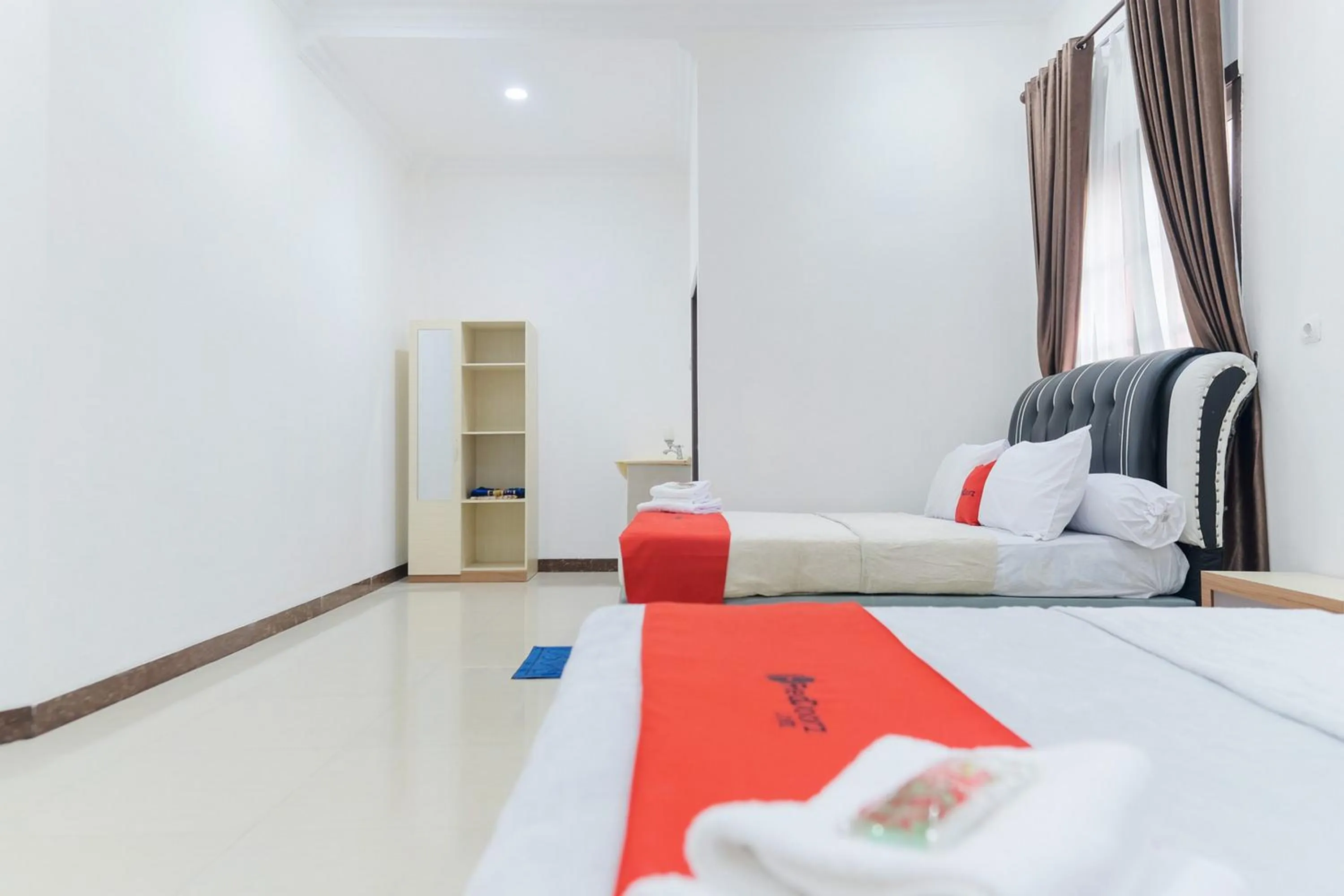 Bedroom, Bed in RedDoorz Syariah @ Jalan Ir Haji Juanda Jambi