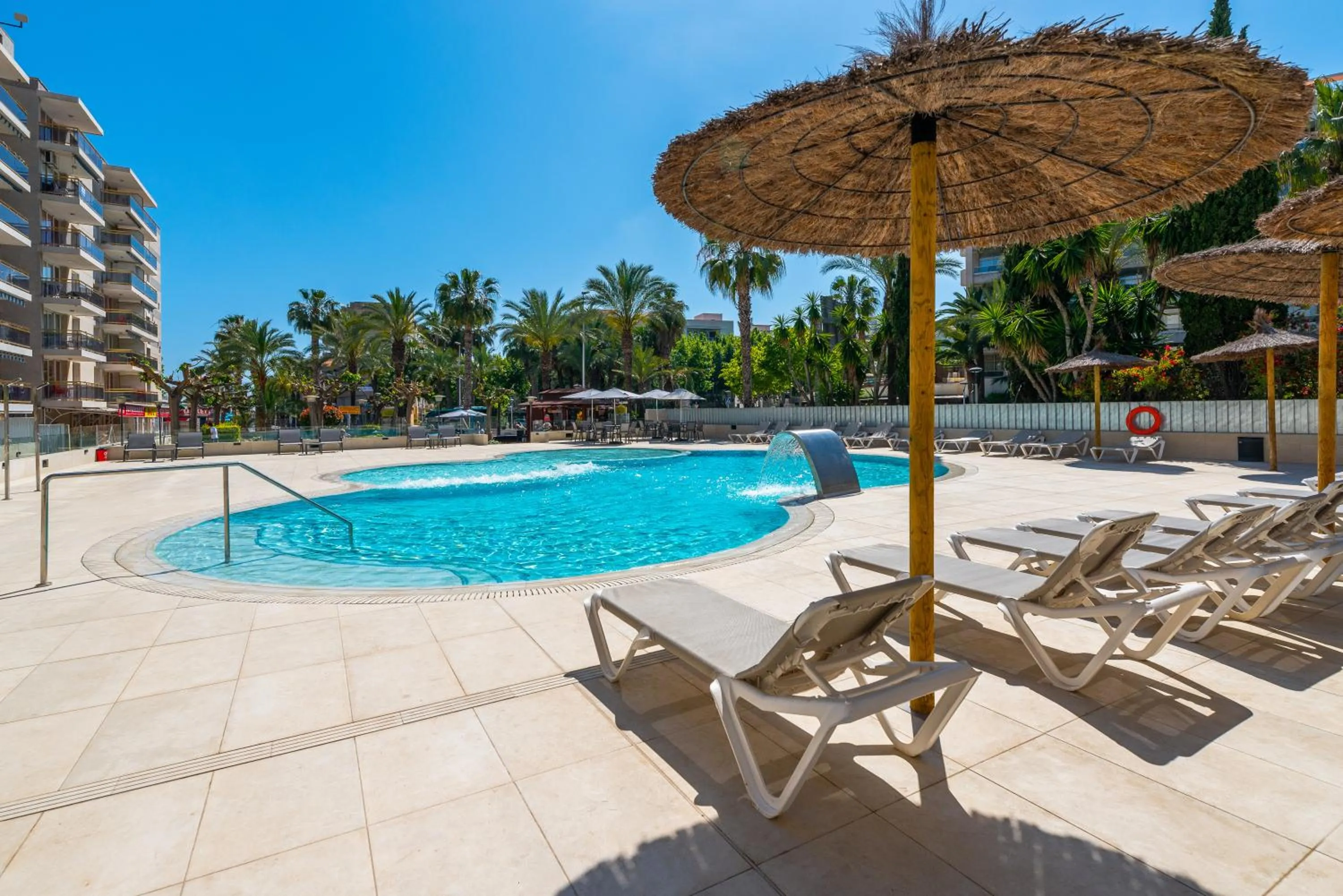 Swimming pool in Rentalmar Salou Playa Family Suites & Pool