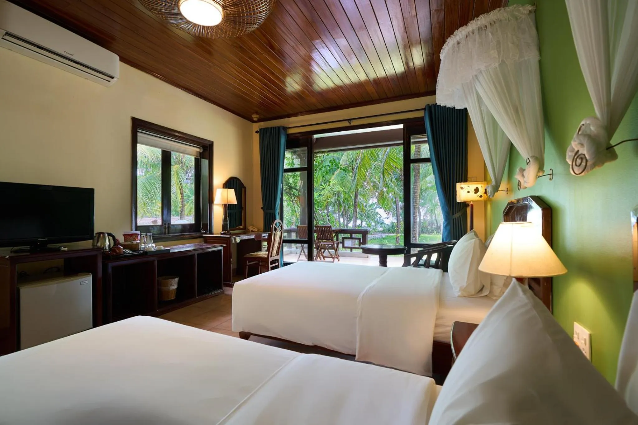 Communal lounge/ TV room in Lang Co Beach Resort