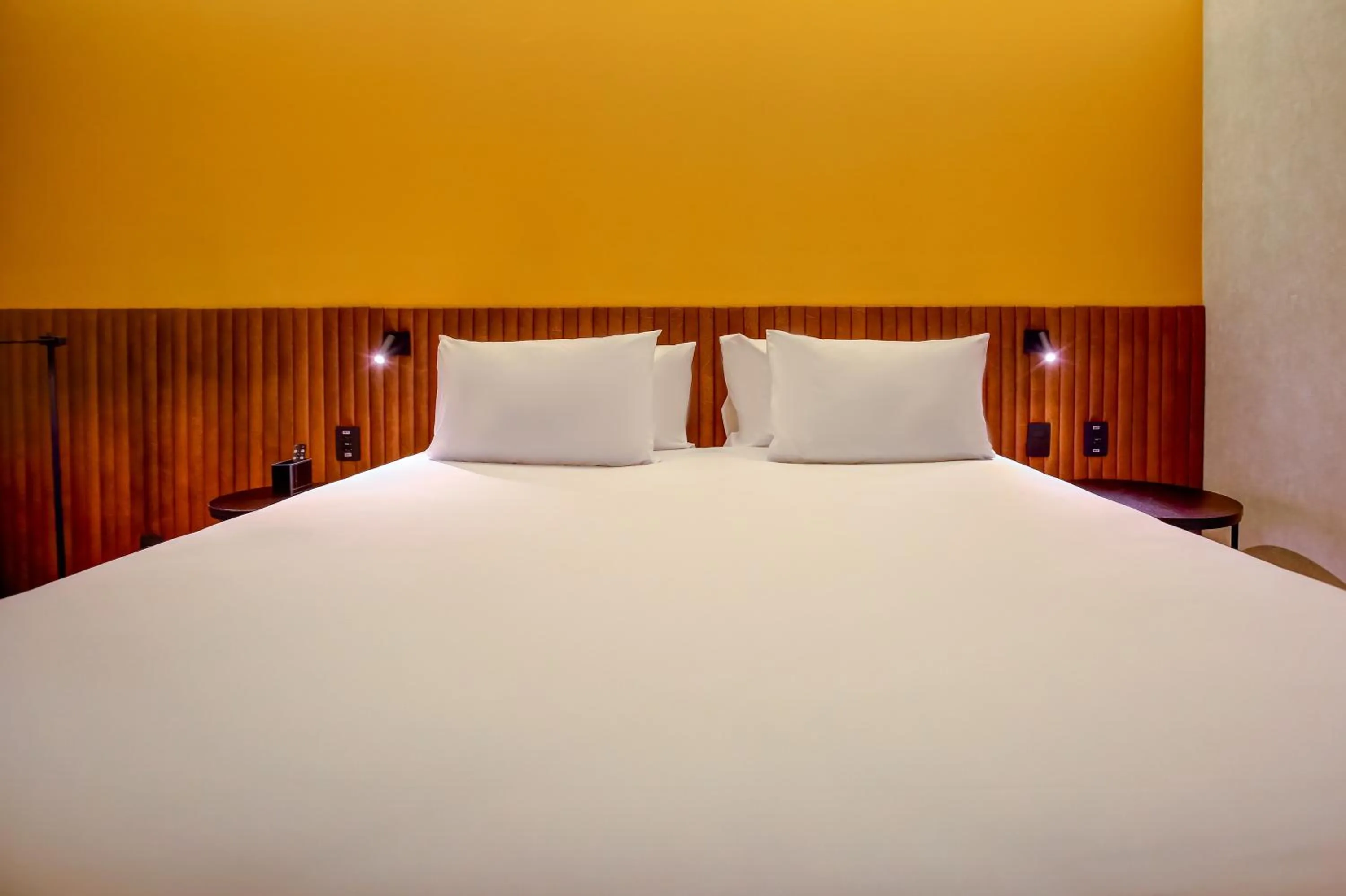 Bedroom, Bed in Hilton Garden Inn Rebouças