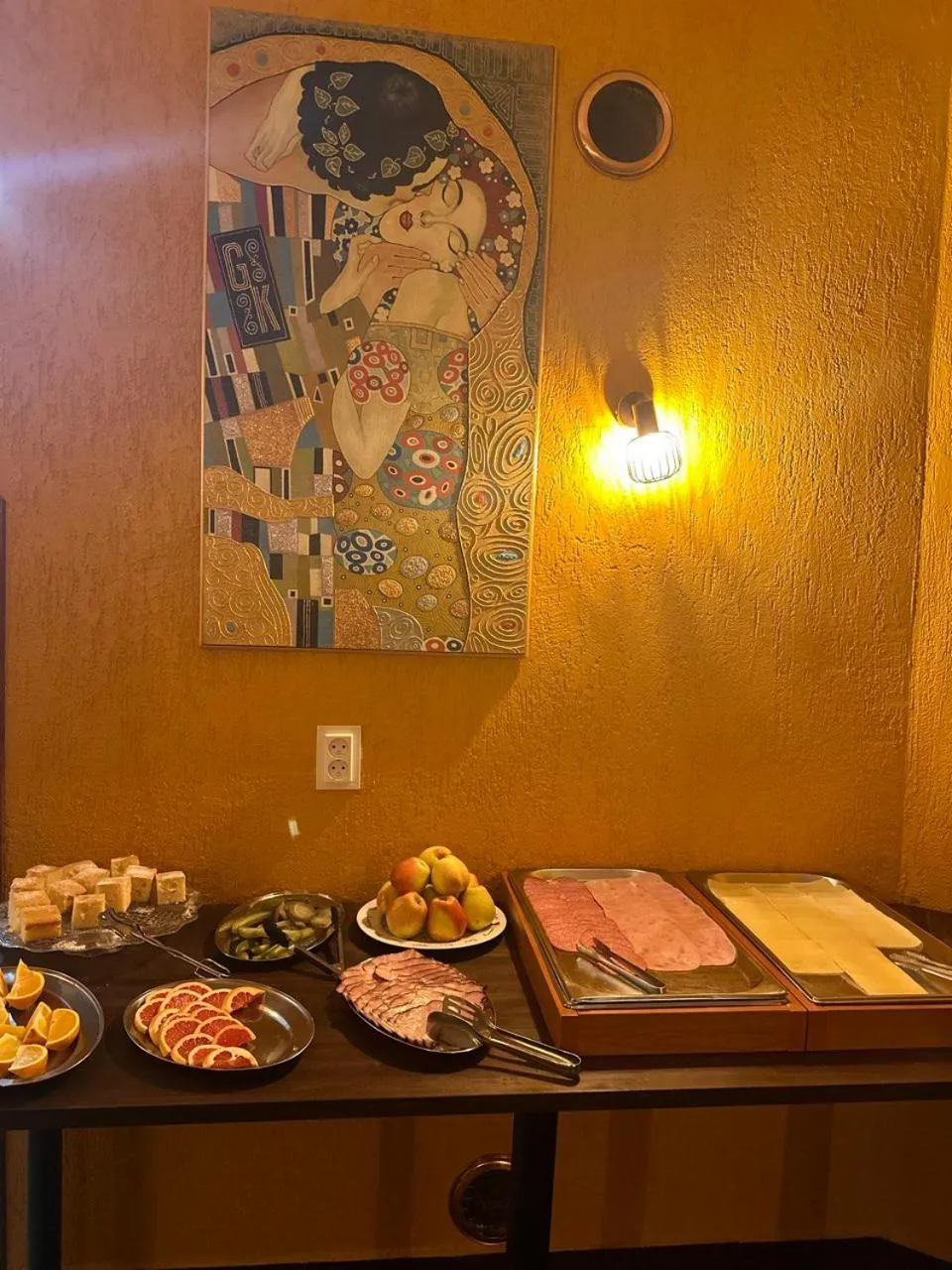 Breakfast in Gallery Hotel SIS